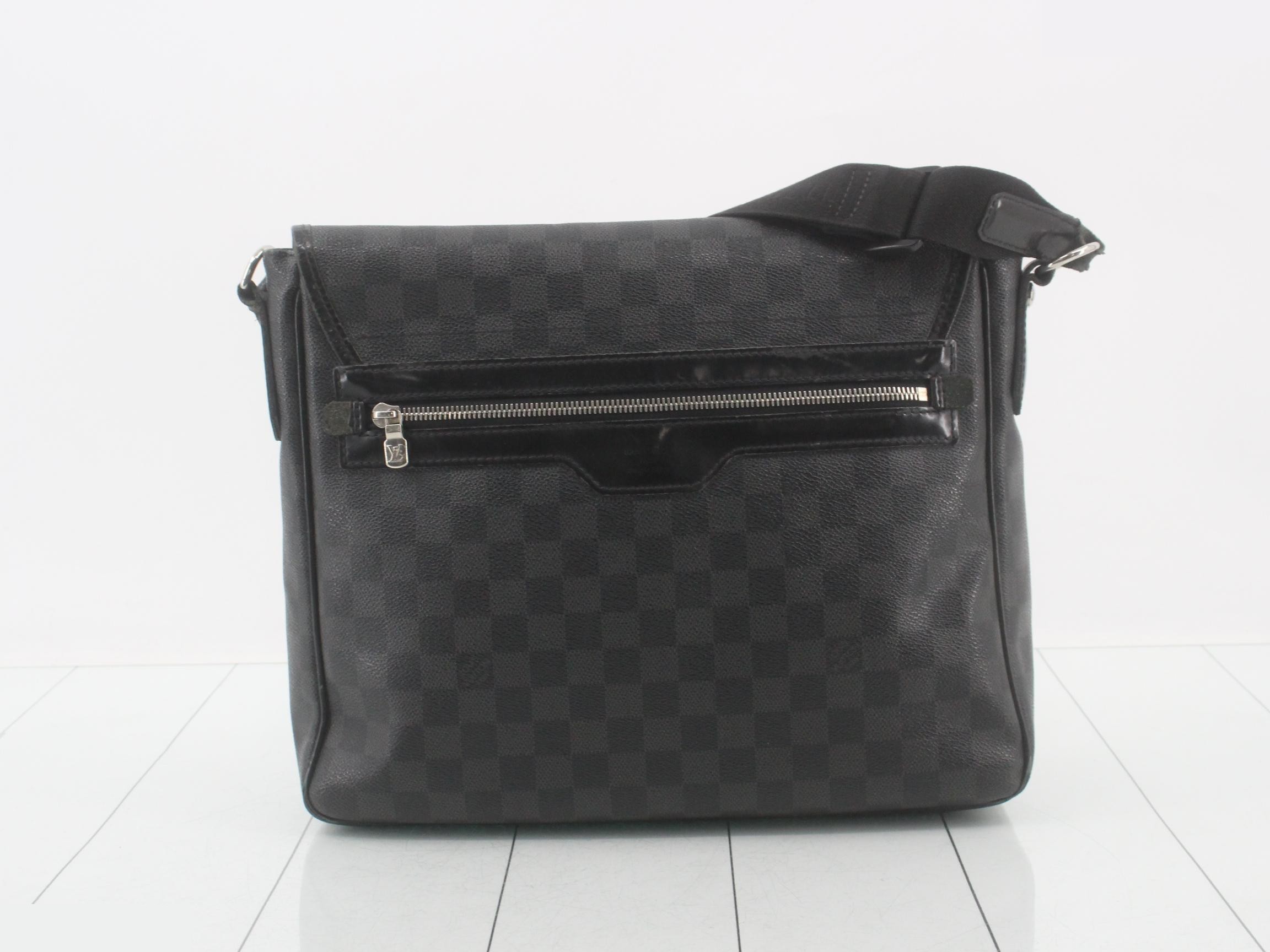 Damier Graphite Shoulder Bag — view 2