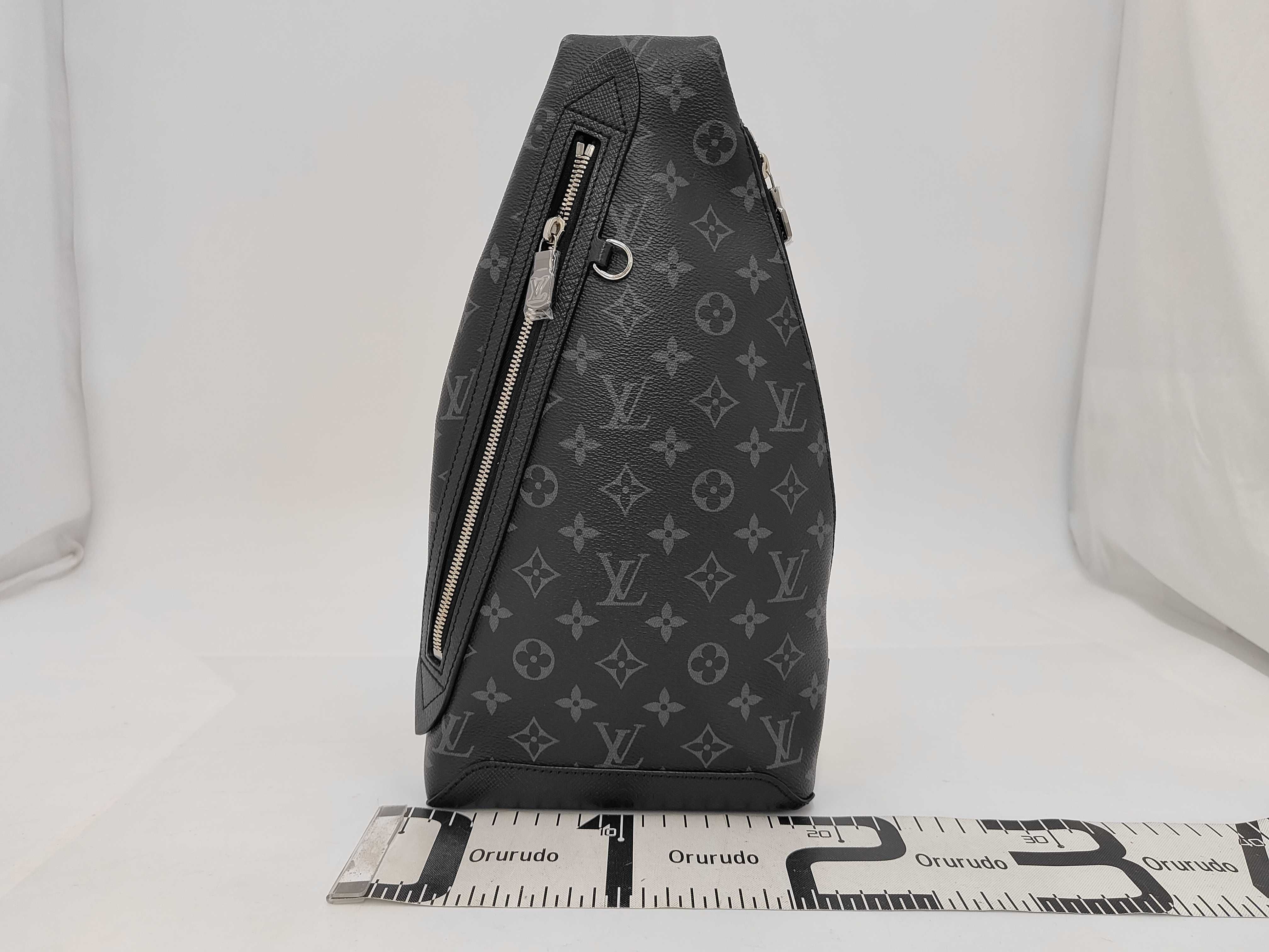 M30936 Taigarama Duo Sling Bag Shoulder Bag — view 2