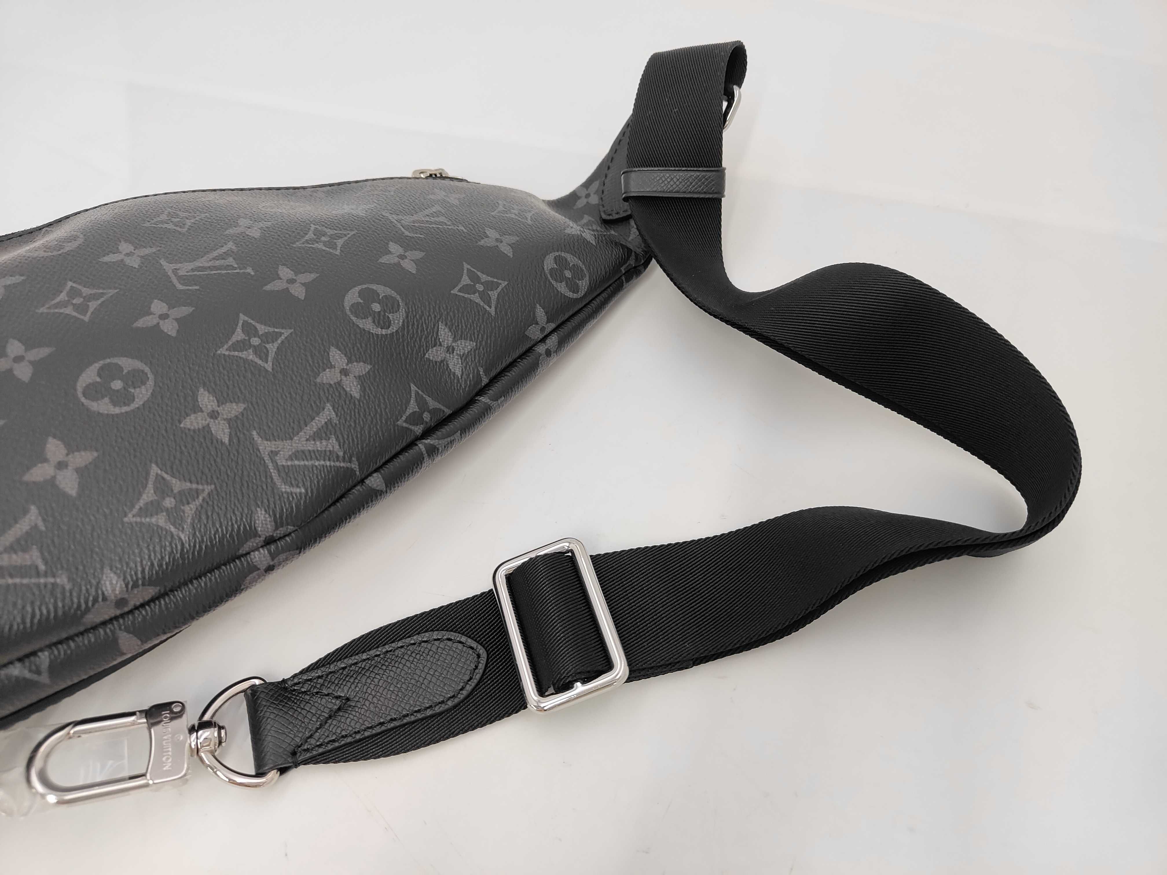 M30936 Taigarama Duo Sling Bag Shoulder Bag — view 6