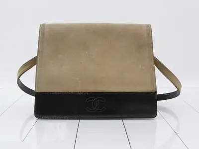suede enamel shoulder bag