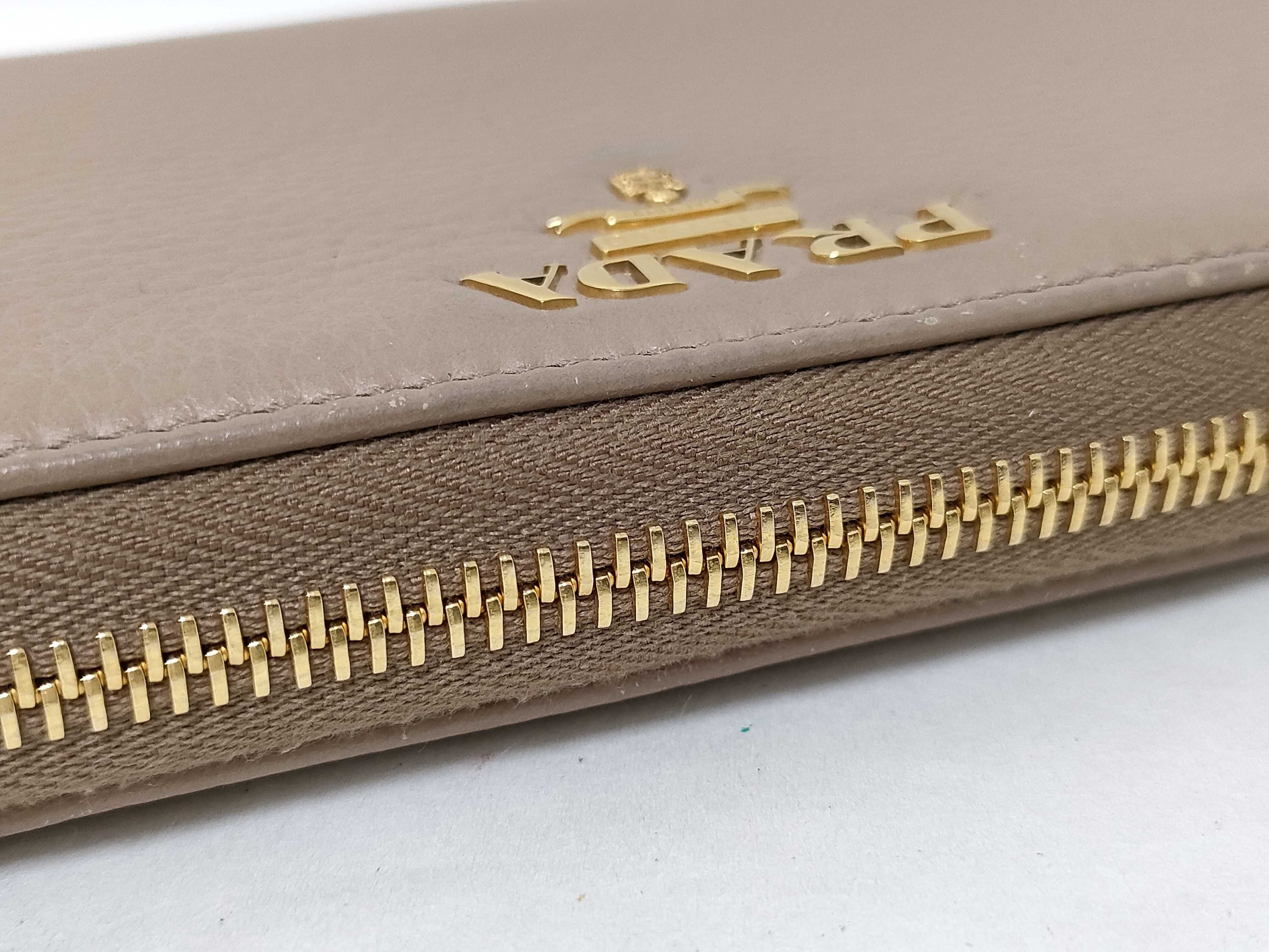 Saffiano Leather Round Zip Long Wallet 1ML506 RFID-protected, with Box and Certificate, Excellent Condition. — view 7