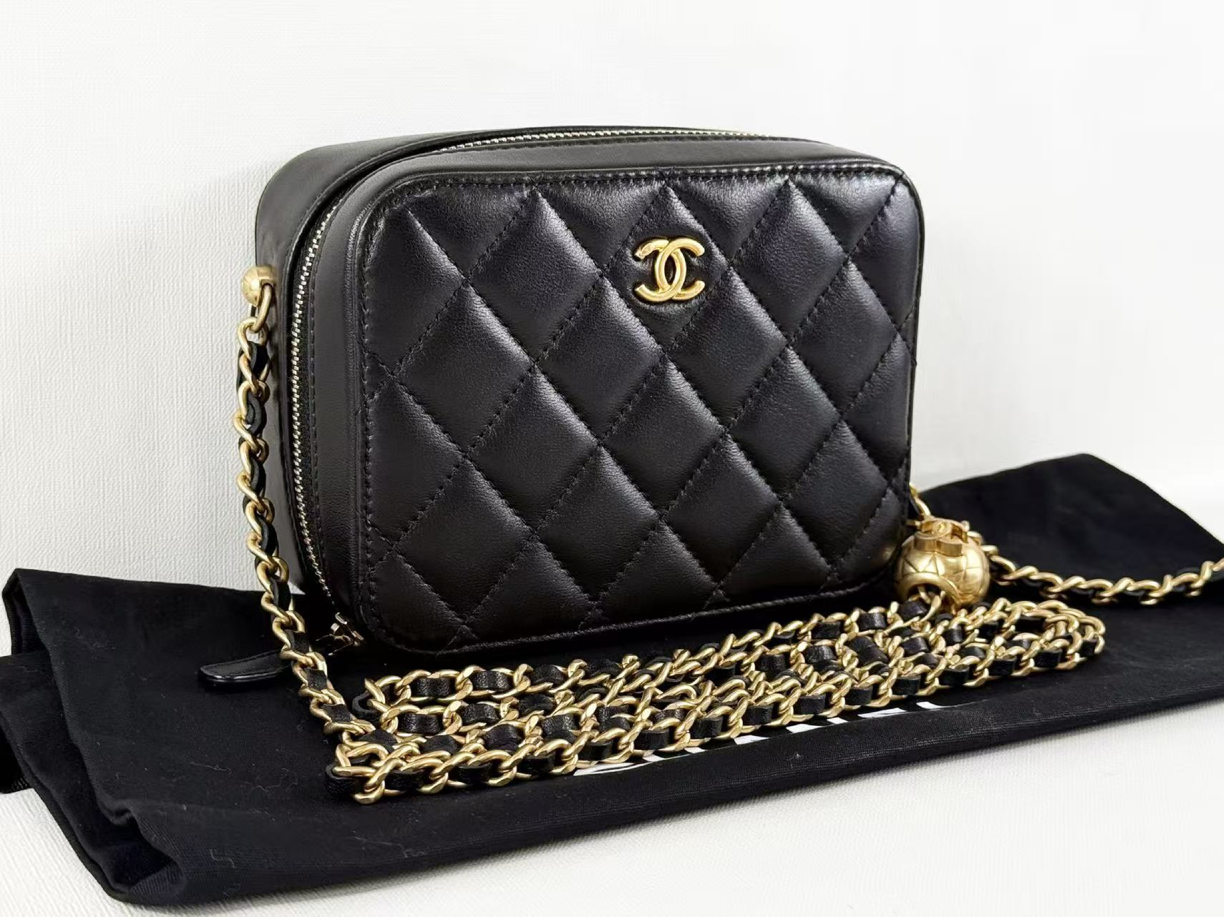Black Matelassé Crushed Shoulder Bag, Approx. W15cm, Serial Number 31-series, with Dust Bag and Seal, Vintage Gold Hardware, 31852411 — view 2