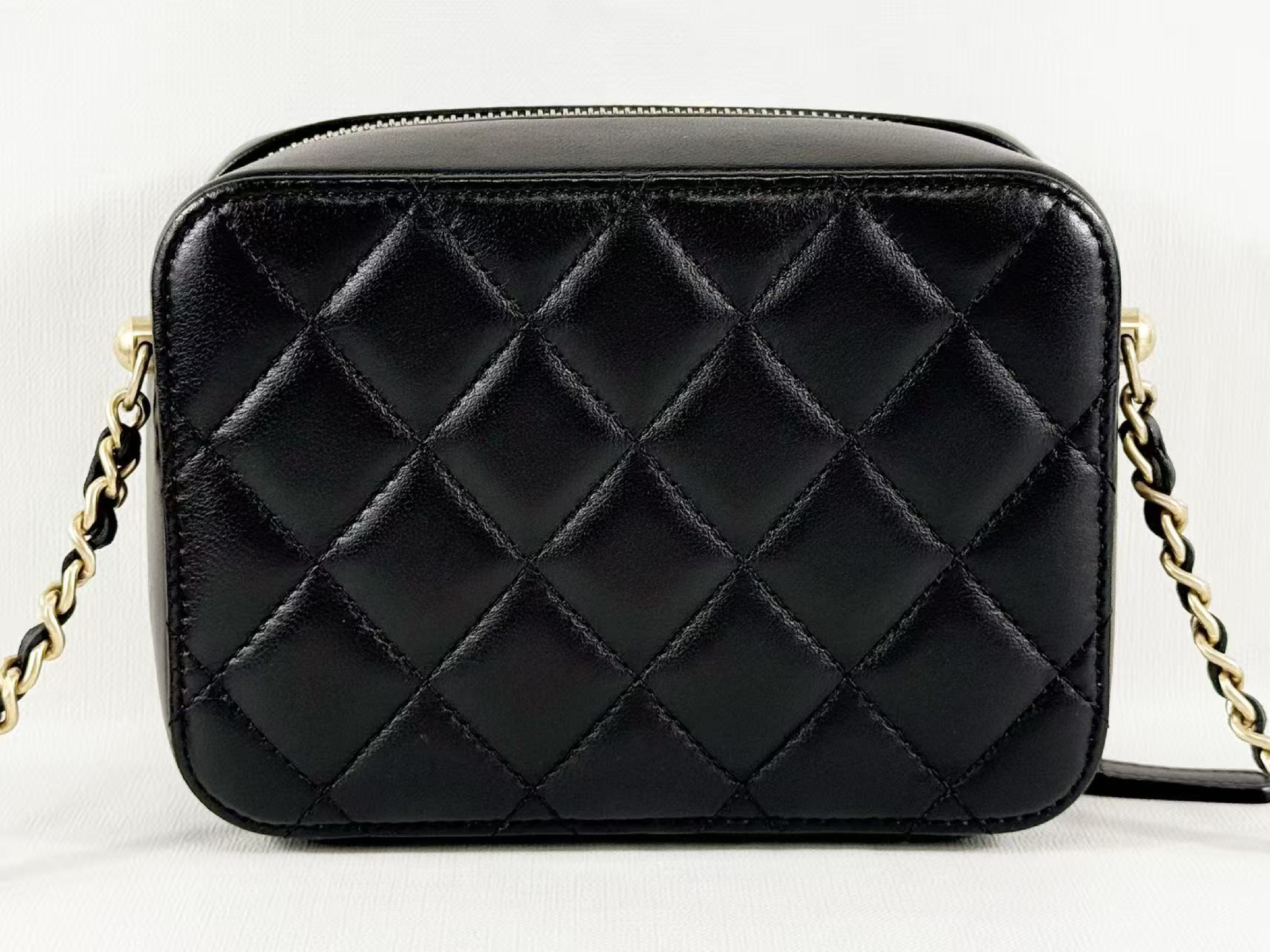 Black Matelassé Crushed Shoulder Bag, Approx. W15cm, Serial Number 31-series, with Dust Bag and Seal, Vintage Gold Hardware, 31852411 — view 3