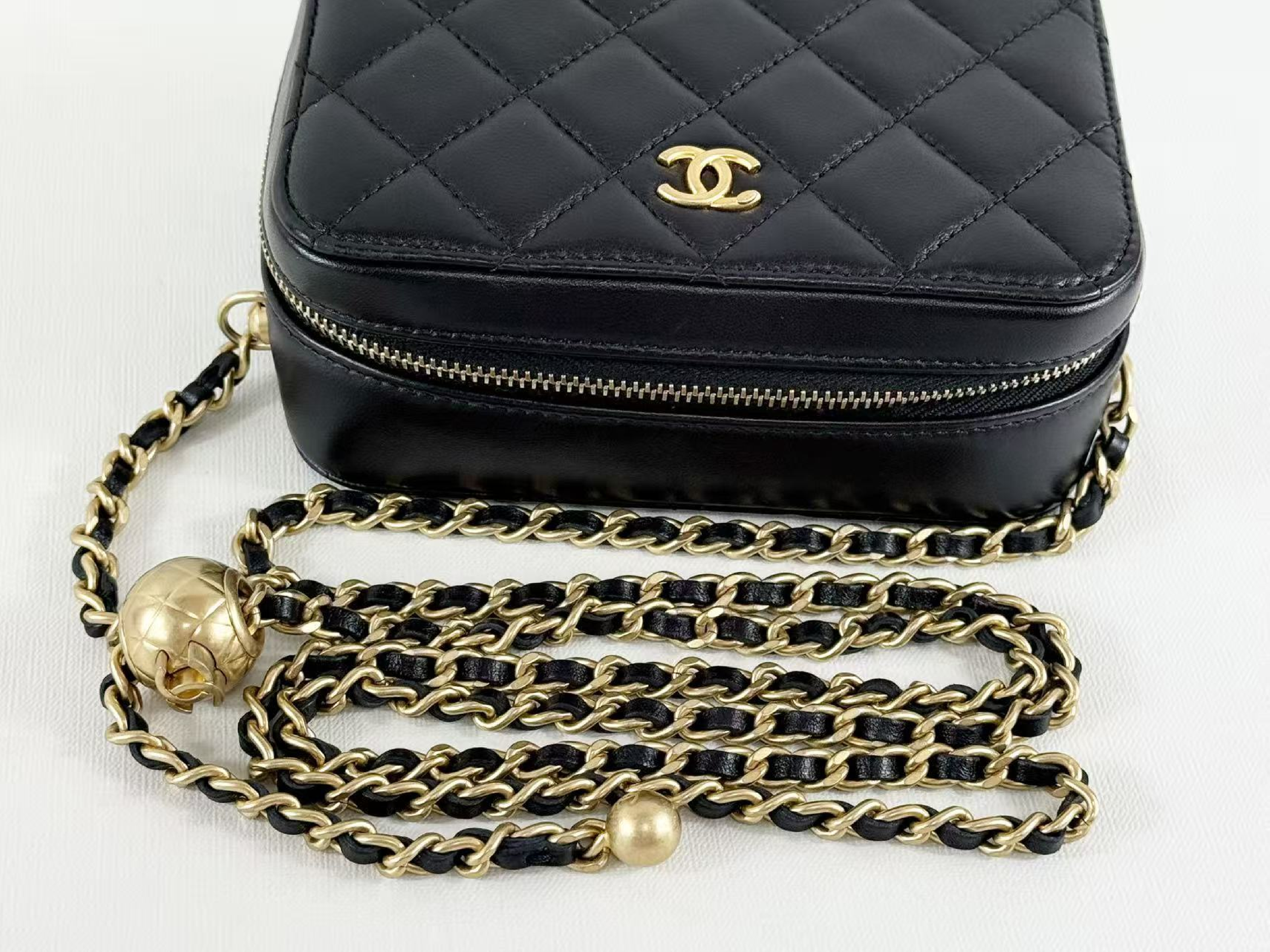 Black Matelassé Crushed Shoulder Bag, Approx. W15cm, Serial Number 31-series, with Dust Bag and Seal, Vintage Gold Hardware, 31852411 — view 7