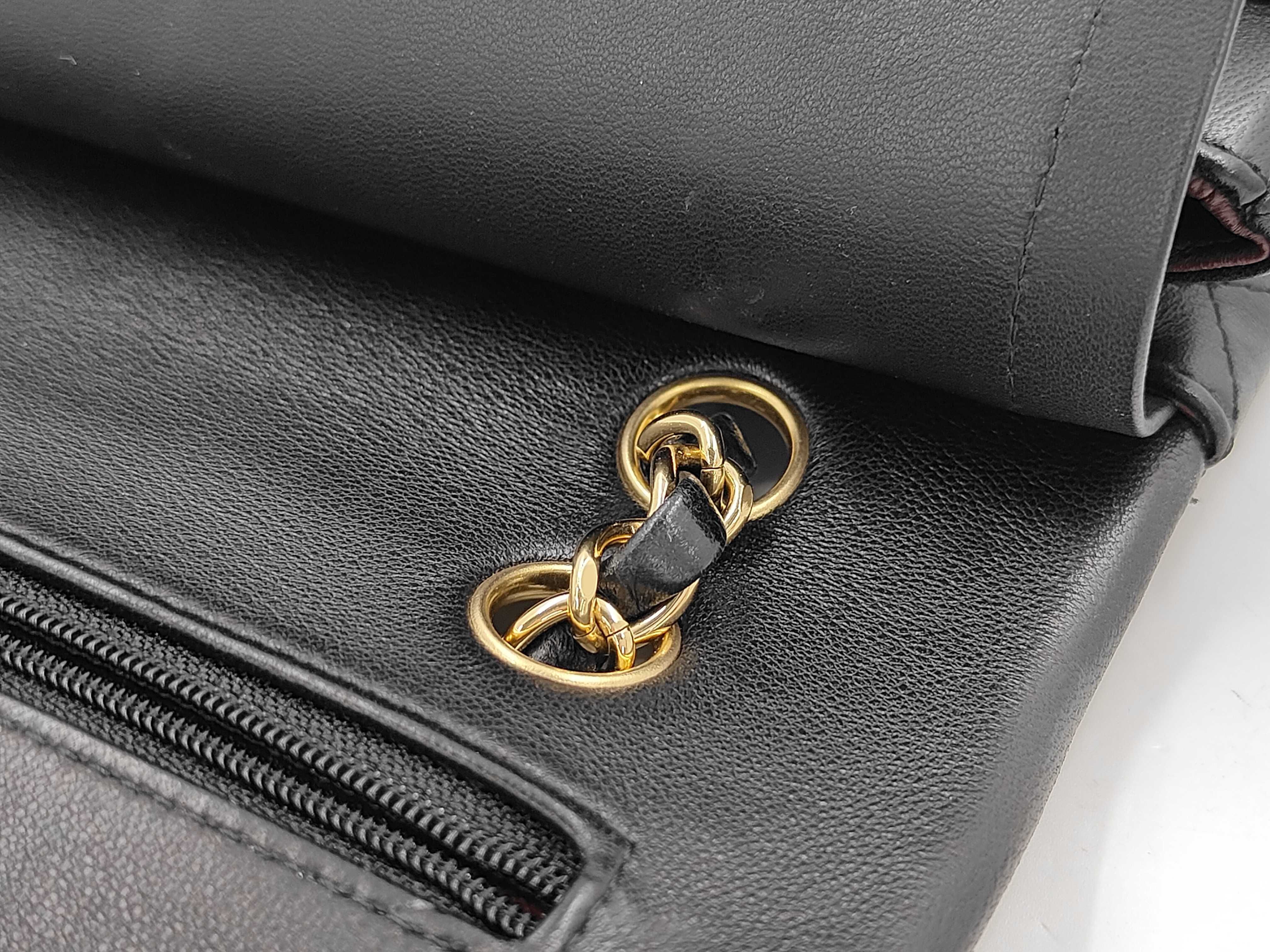 Double Flap CF Medium Chain Bag Black Gold Buckle Handbag — view 5