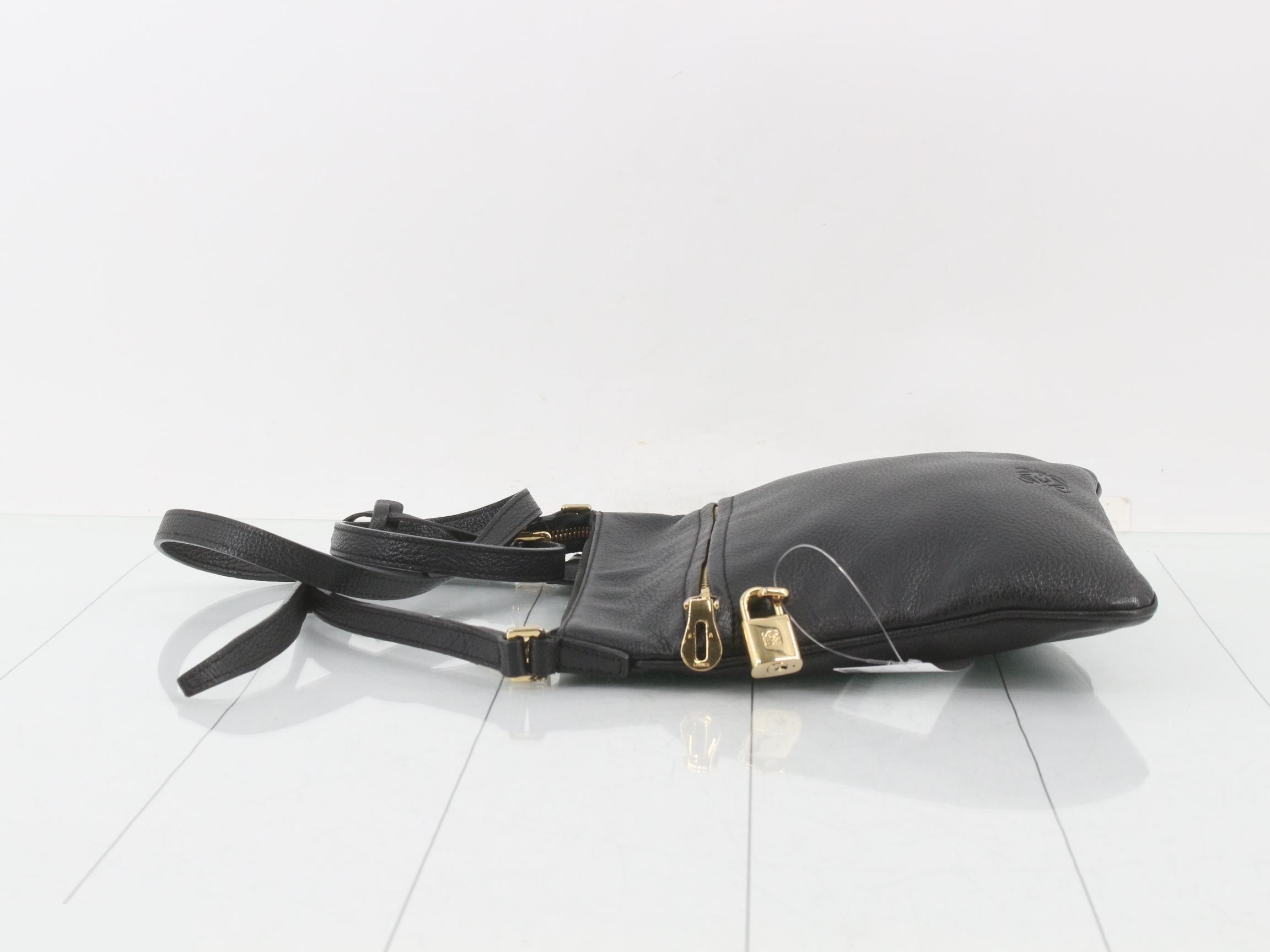 Anagram Shoulder Bag, Cadena Key, Clochette — view 4