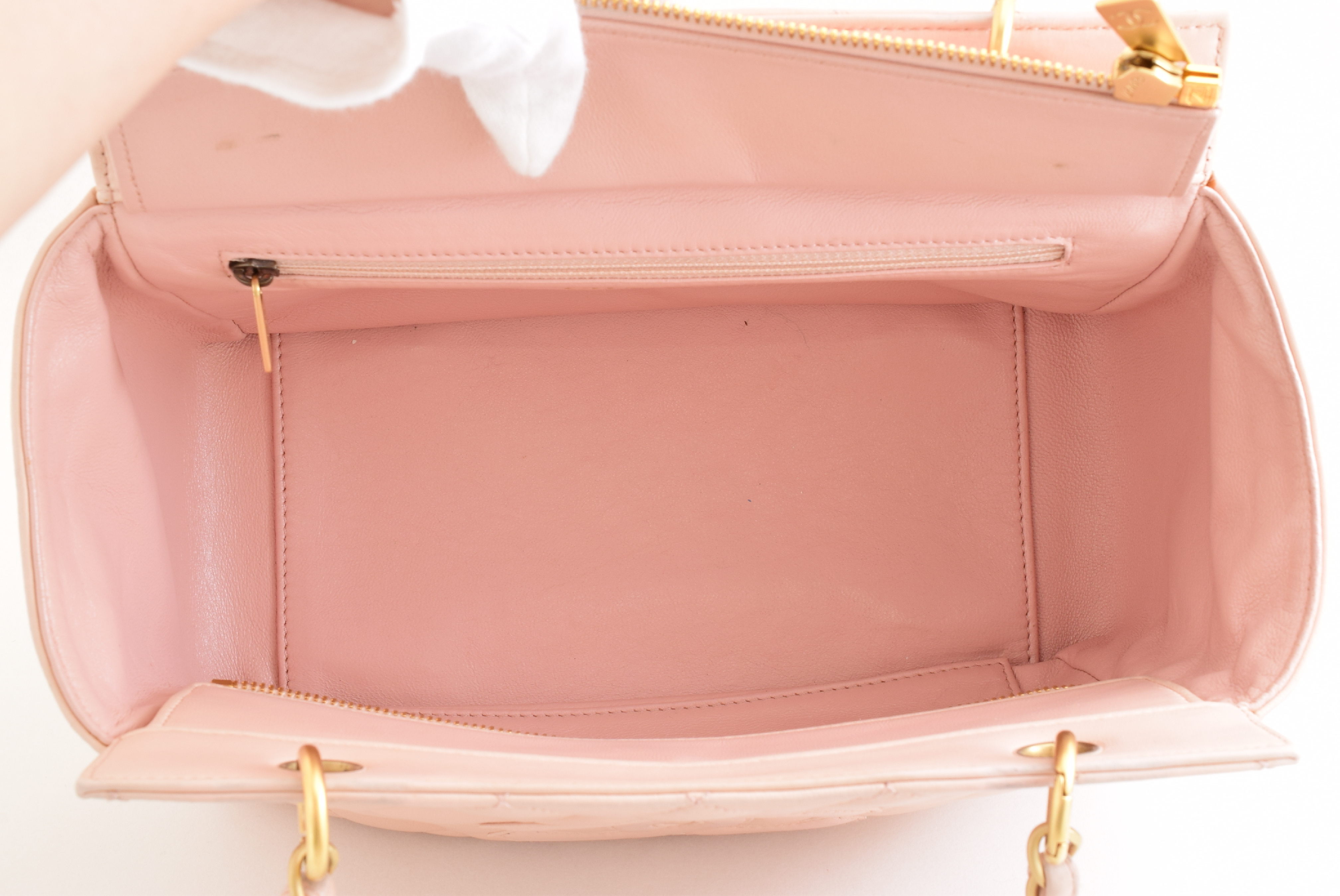 Matelassé Tote Chain Coco Lambskin Shoulder Bag — view 10