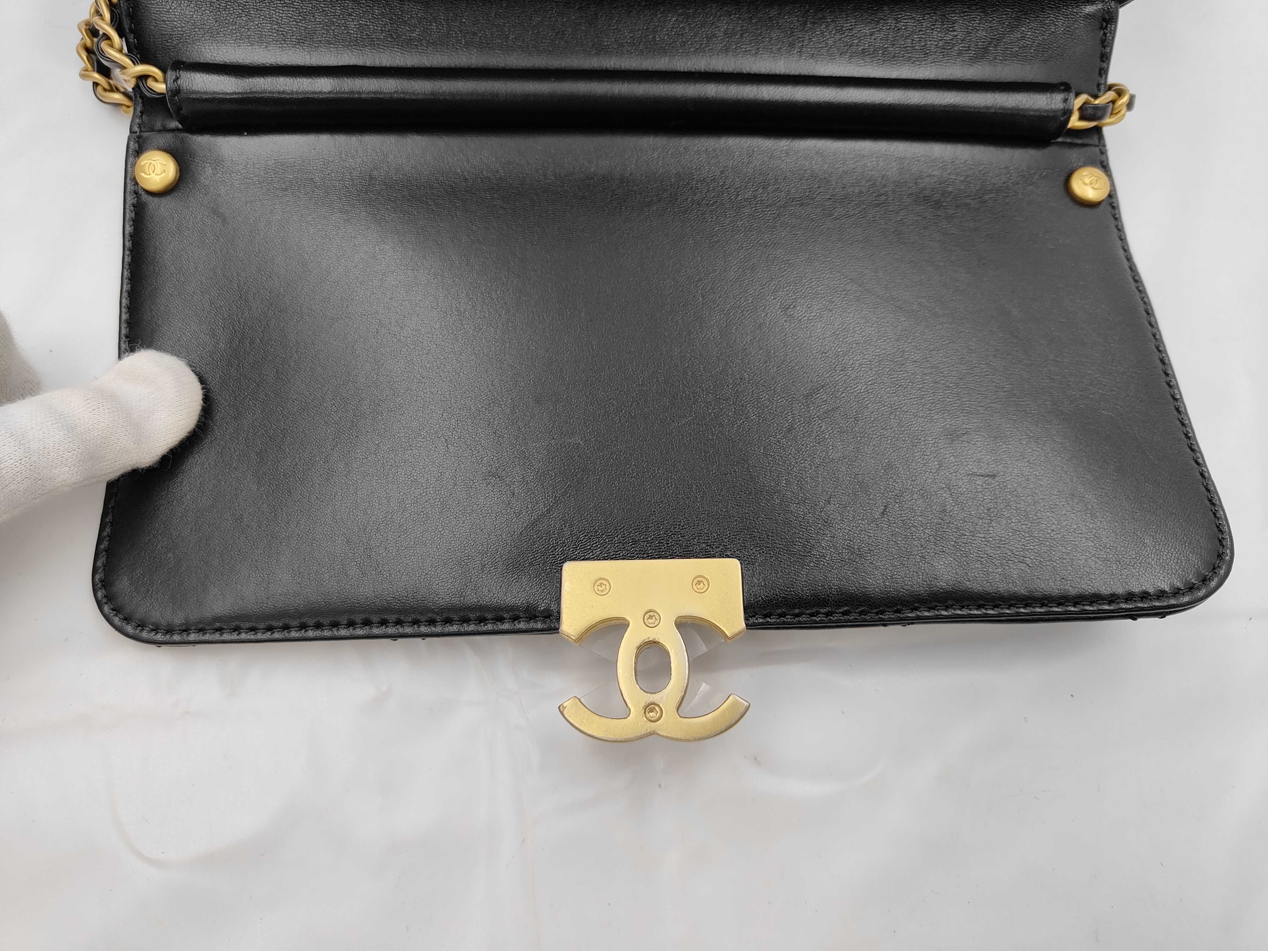 Matelassé Logo Charm Chain Shoulder Bag — view 7