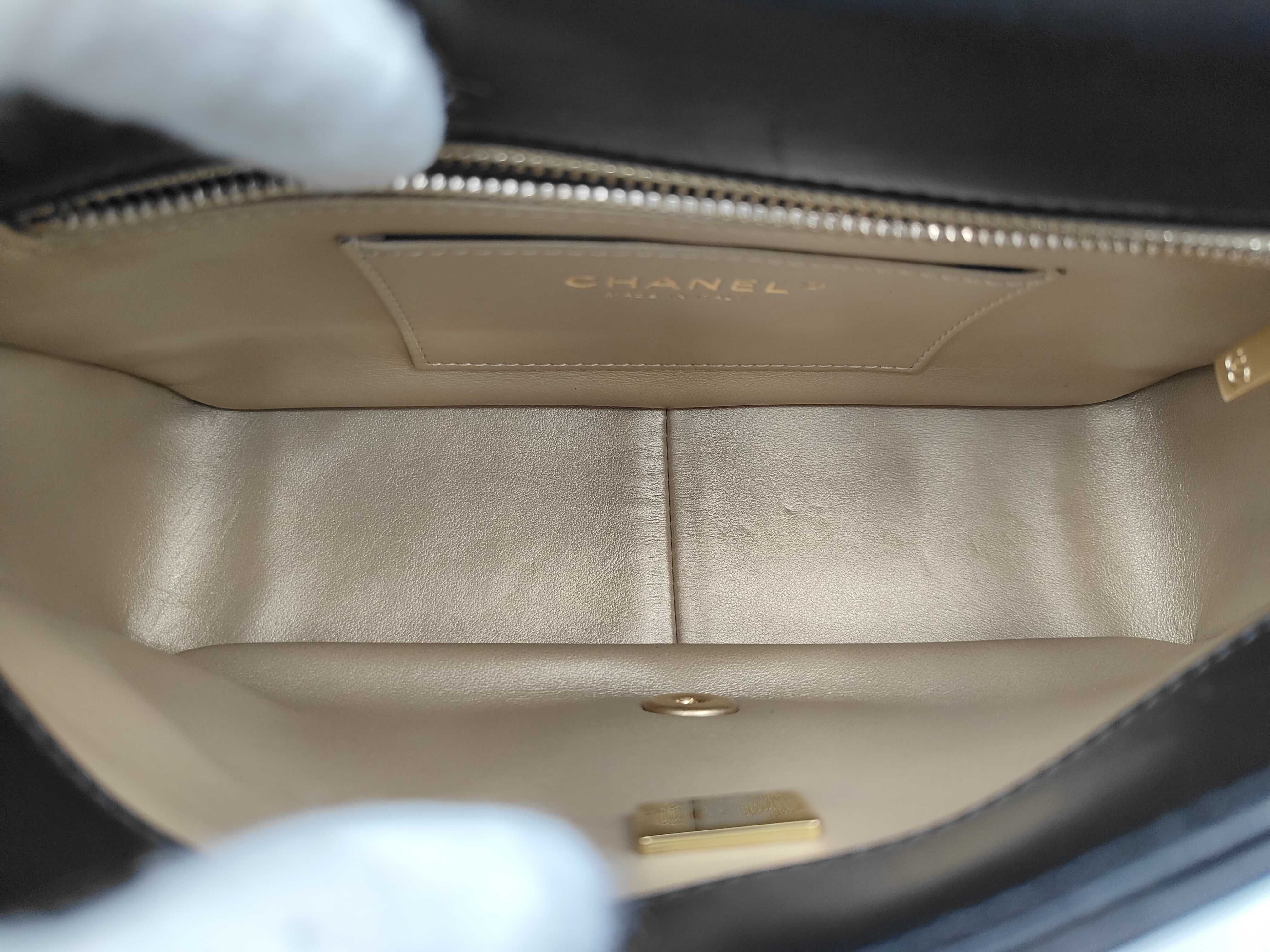 Matelassé Logo Charm Chain Shoulder Bag — view 10