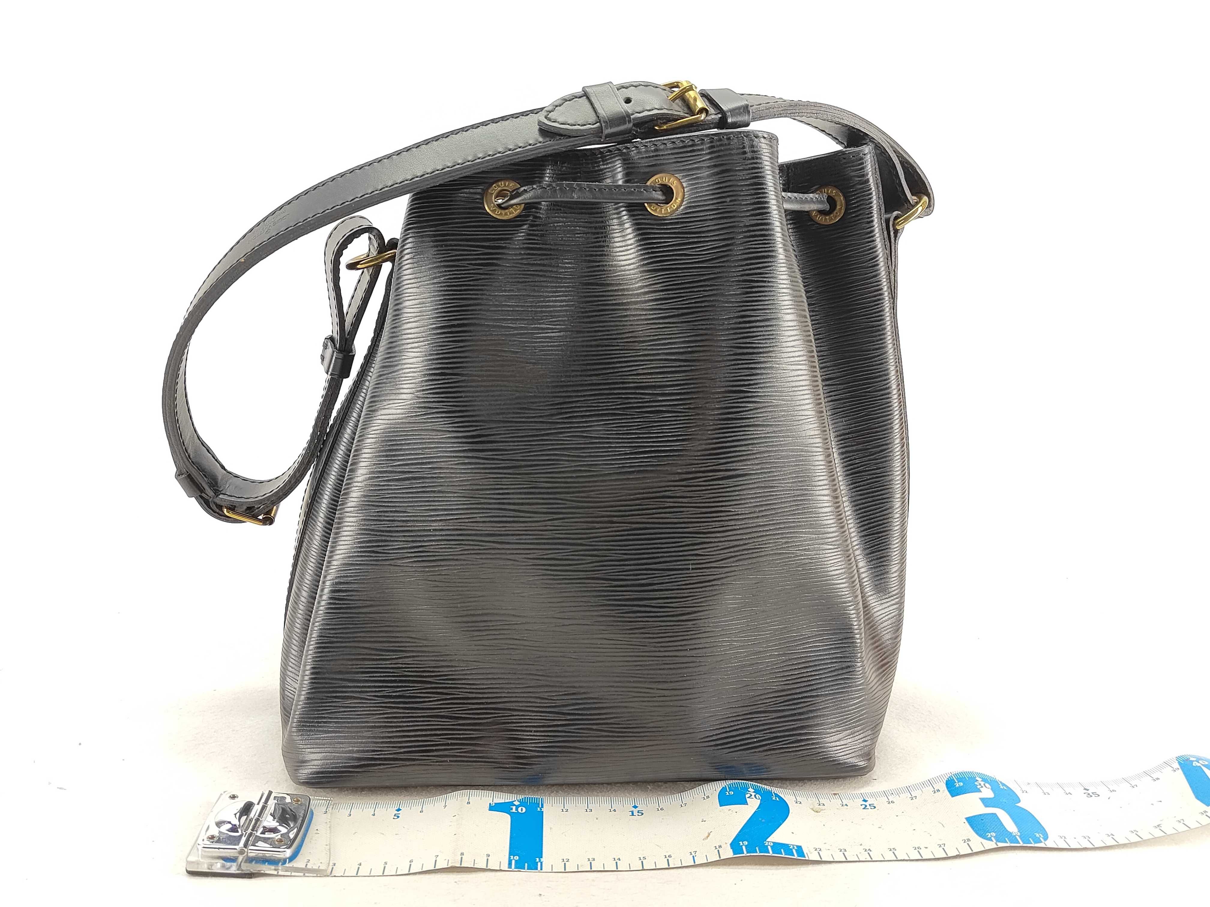 Epi Louis Vuitton Epi Petit Noe Shoulder Bag — view 2