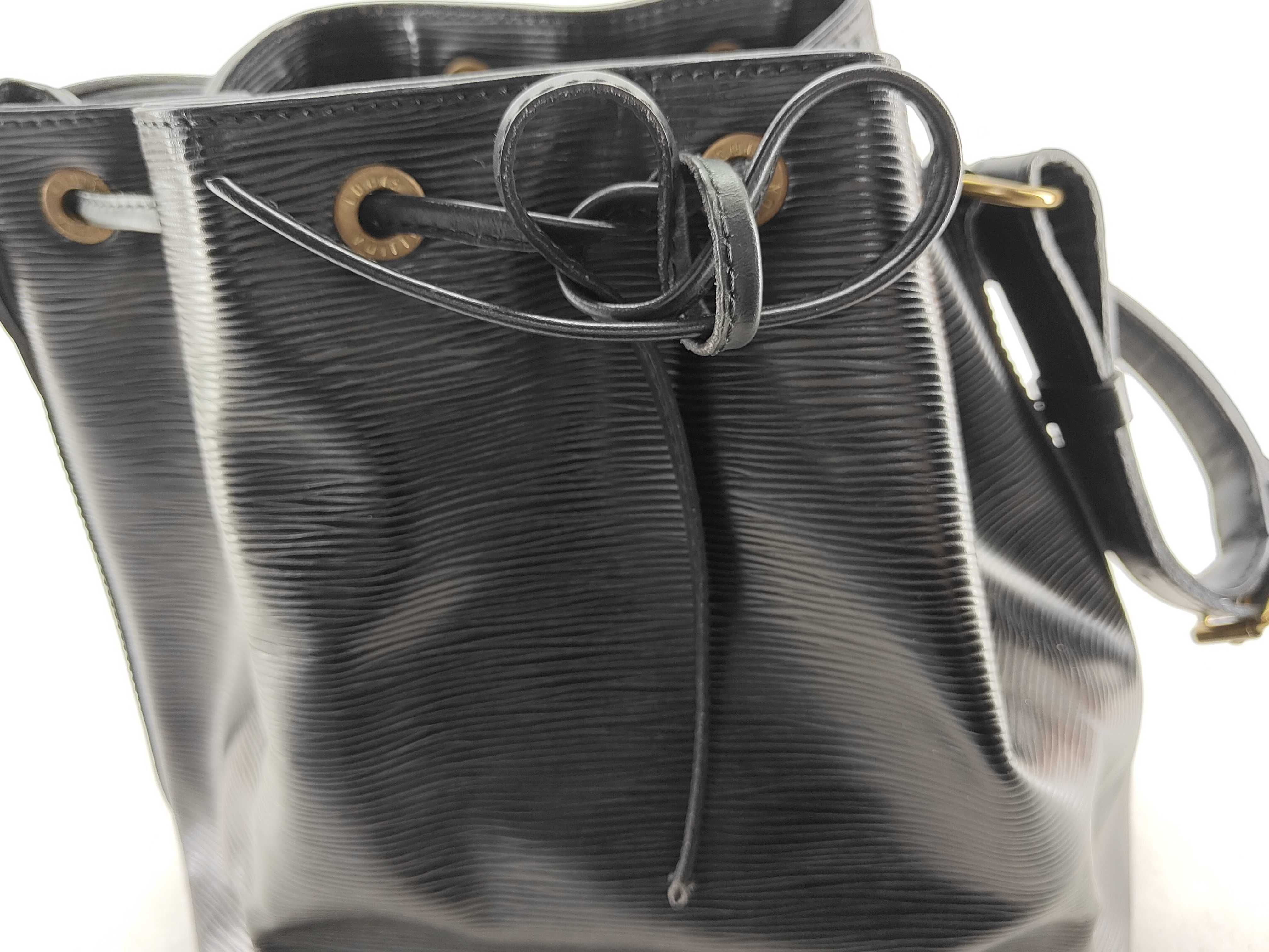 Epi Louis Vuitton Epi Petit Noe Shoulder Bag — view 12