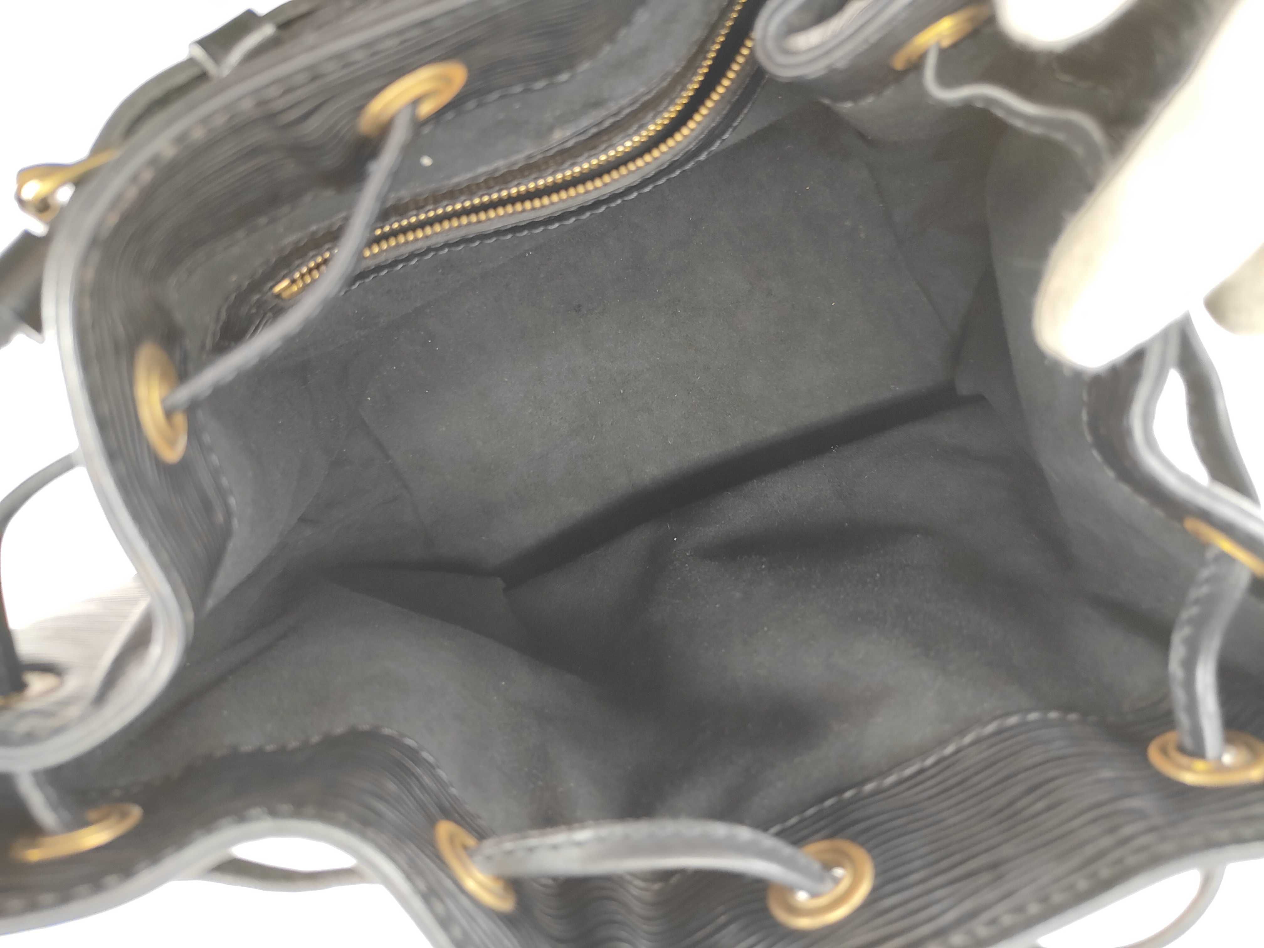 Epi Louis Vuitton Epi Petit Noe Shoulder Bag — view 13