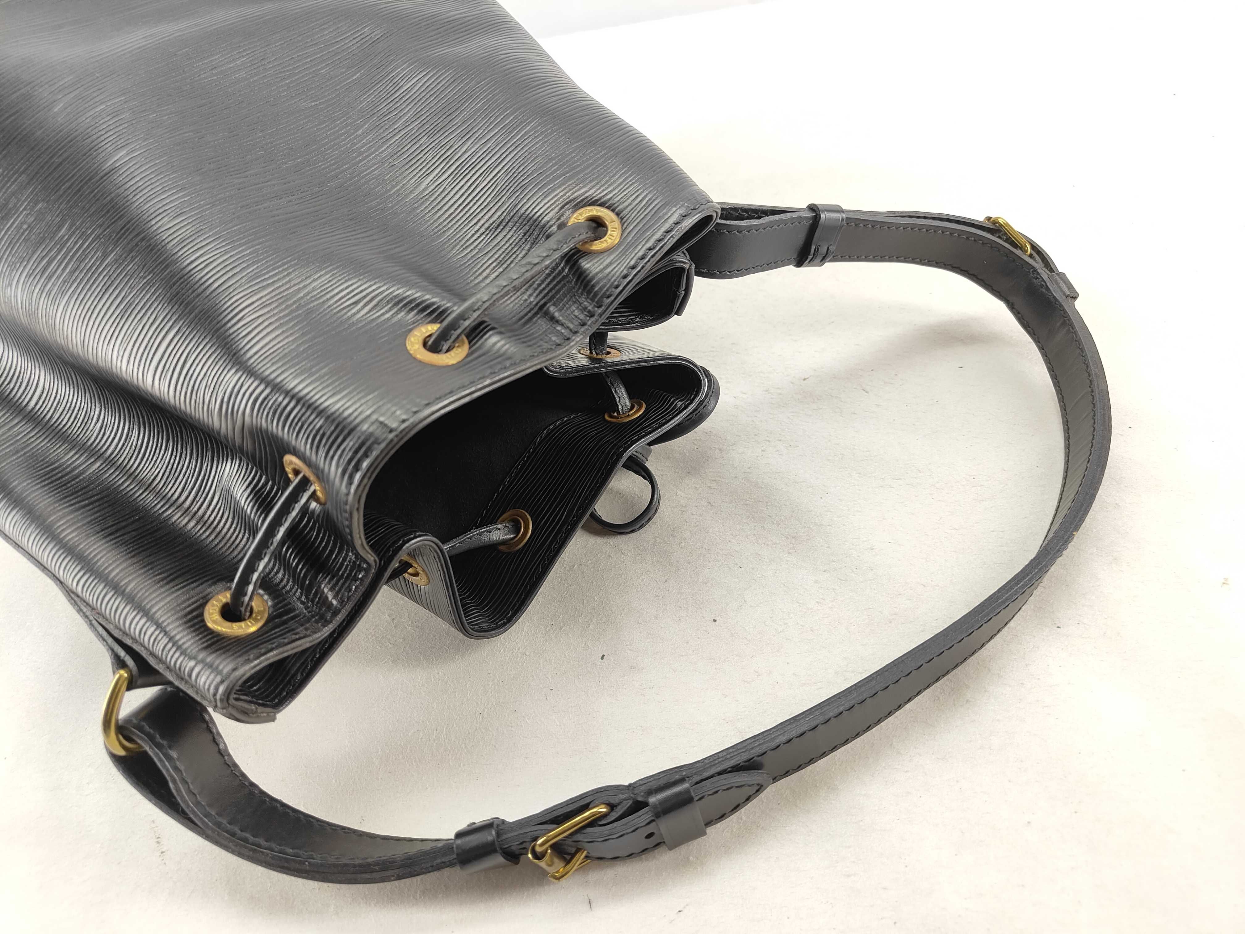 Epi Louis Vuitton Epi Petit Noe Shoulder Bag — view 4