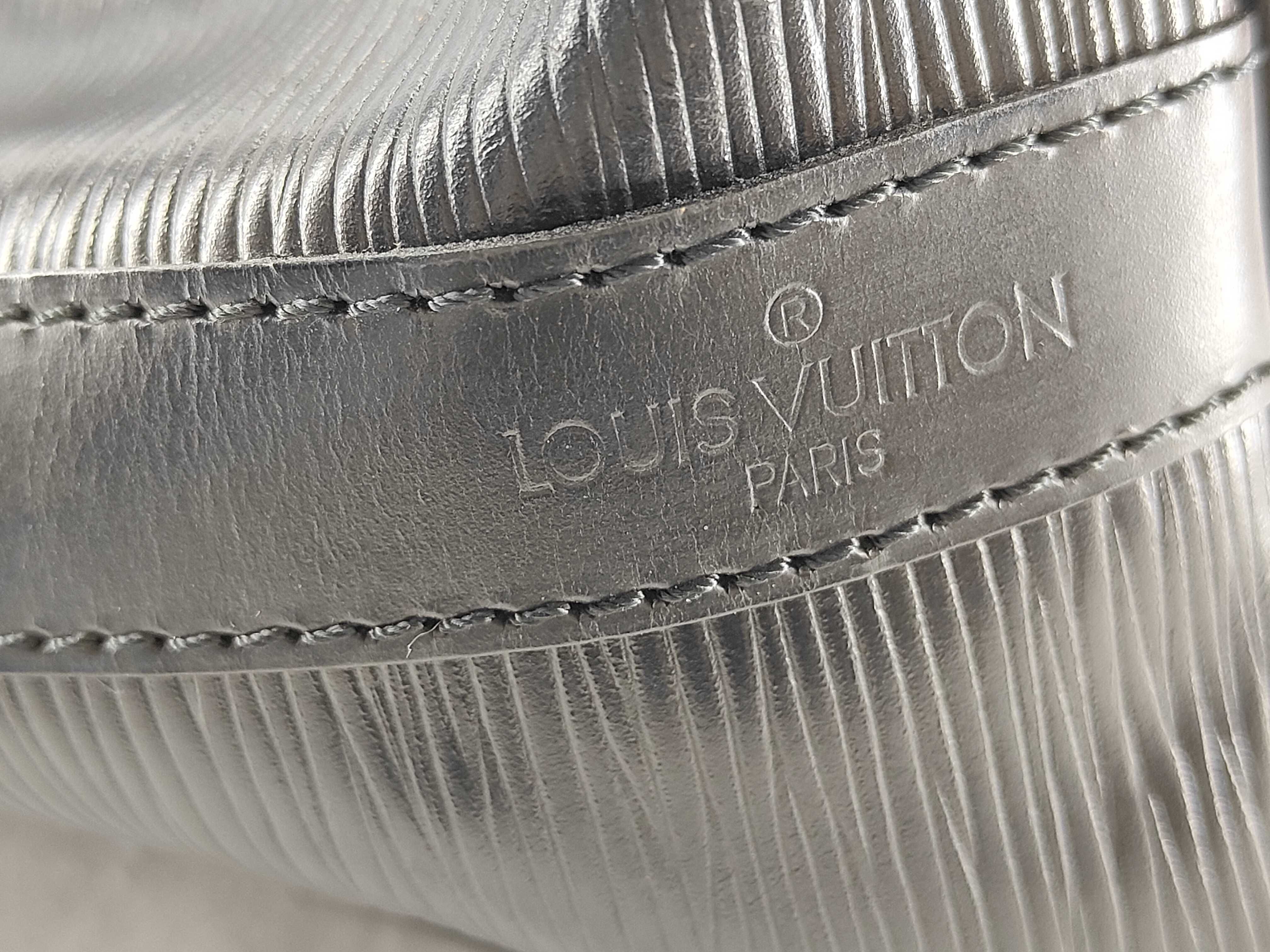 Epi Louis Vuitton Epi Petit Noe Shoulder Bag — view 10