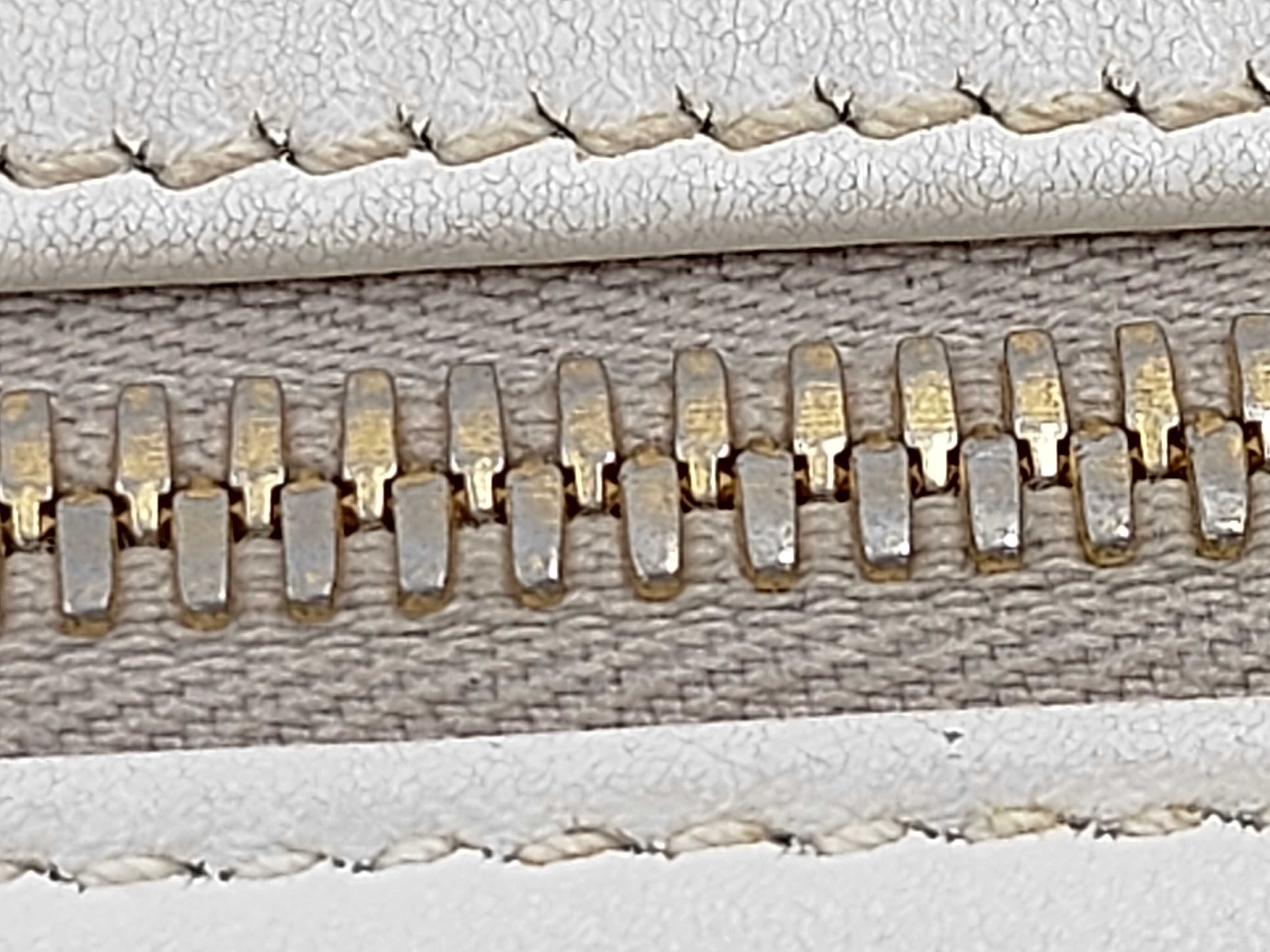 1BH093 Leather Shoulder Bag — view 3