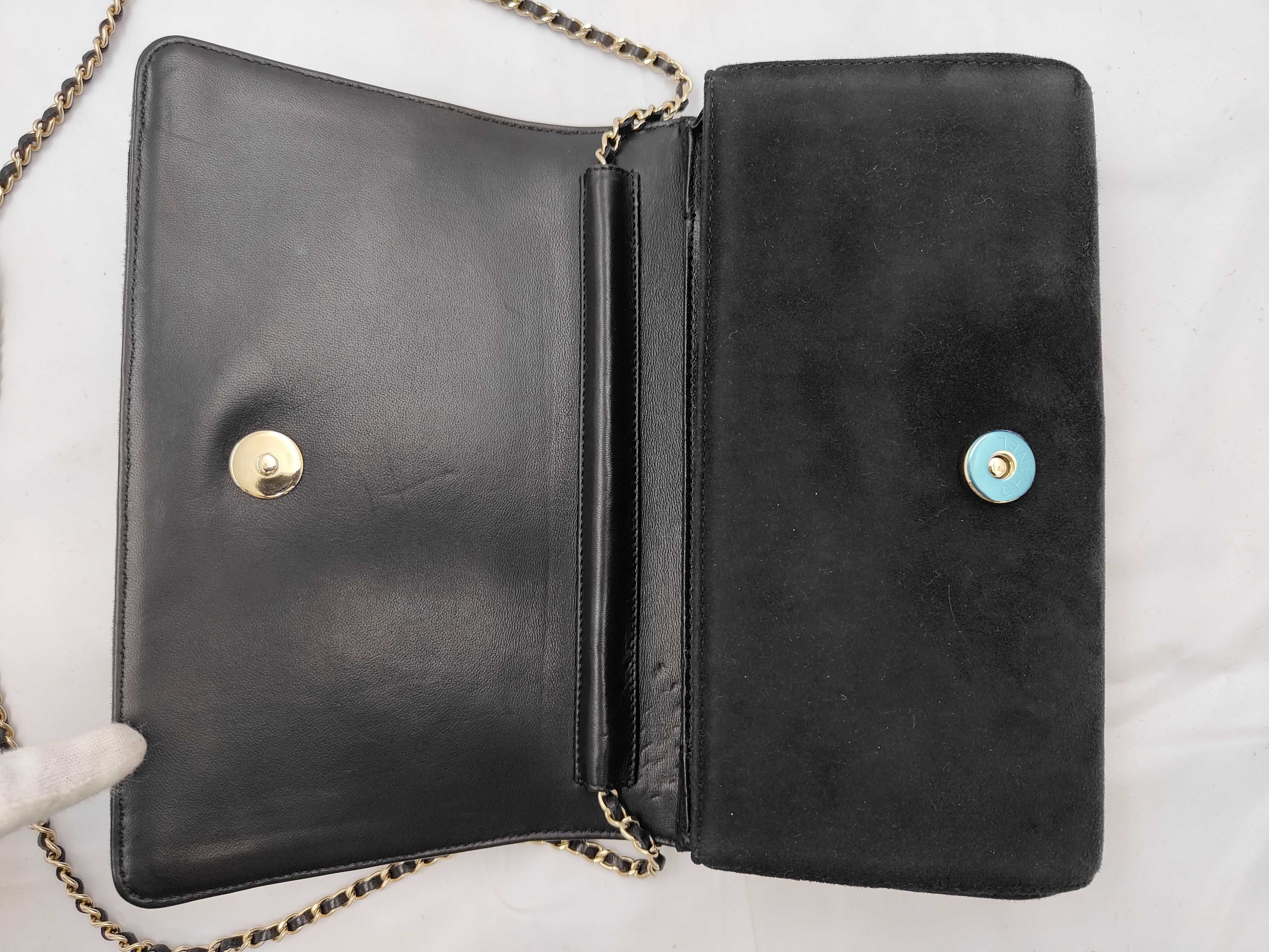 Matelassé Shoulder Bag, with Boutique Seal, Serial Number in the 19s — view 7