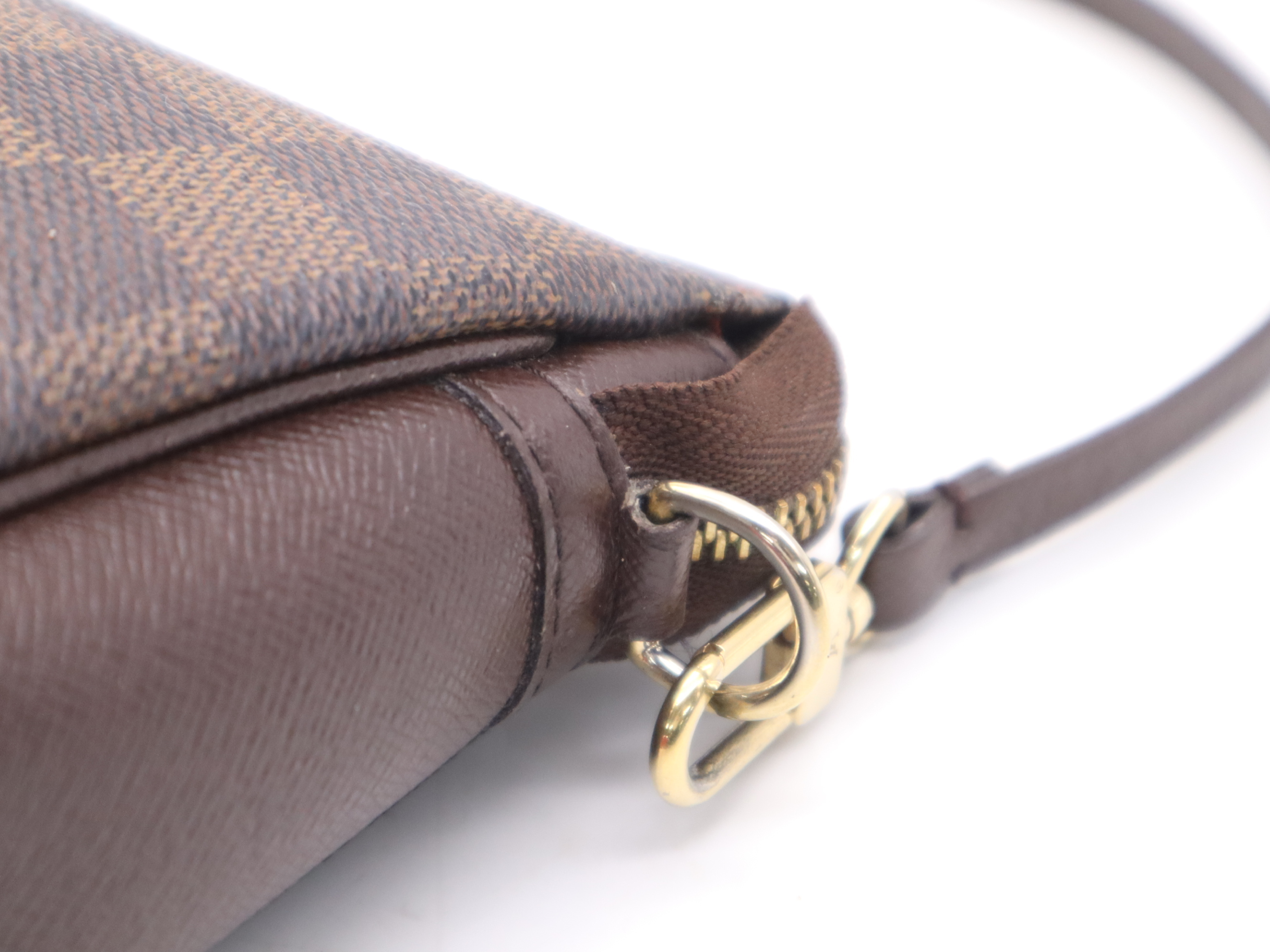 N51982 Damier Trouse Makeup Handbag — view 8