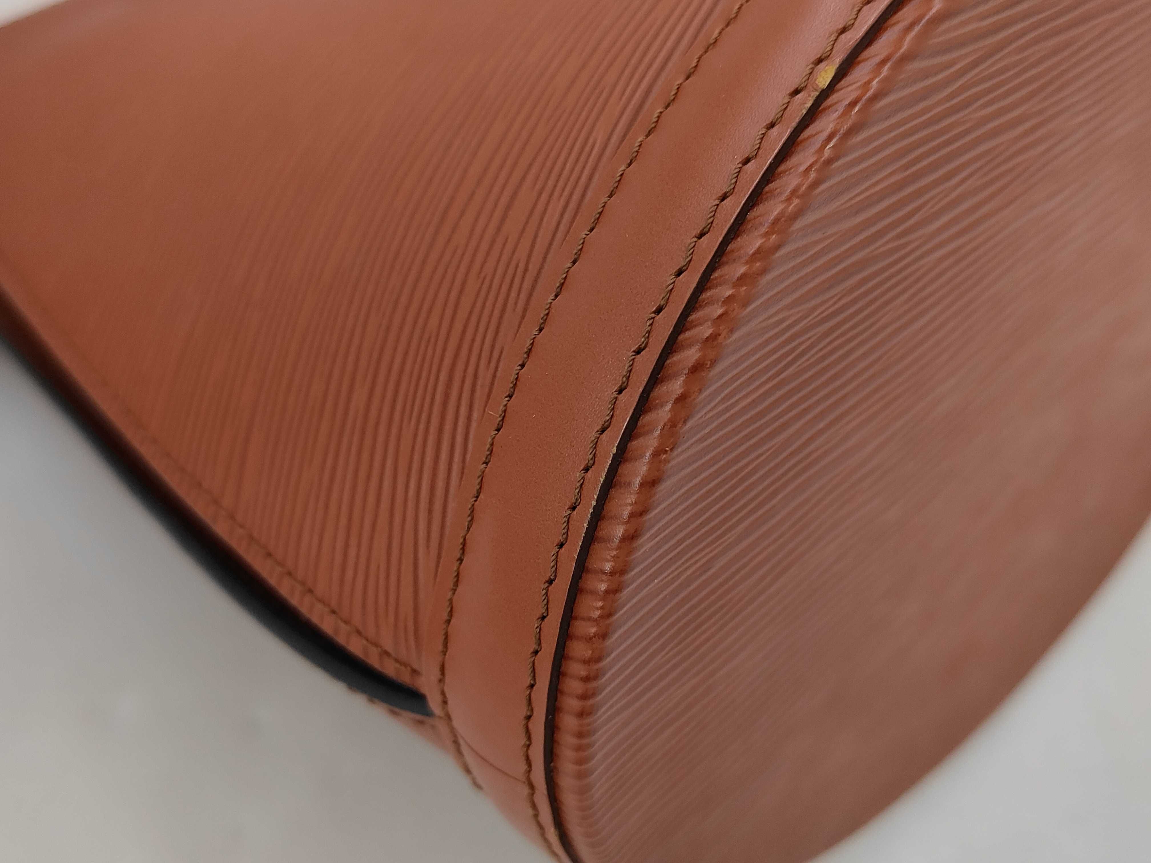 Epi Cluny Red Shoulder Bag — view 3