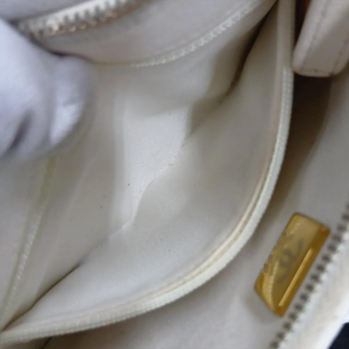 Matelassé Lambskin Chain Shoulder Bag, Chain Around, White, Gold Hardware, AN1KJNA6, Random Plate — view 12