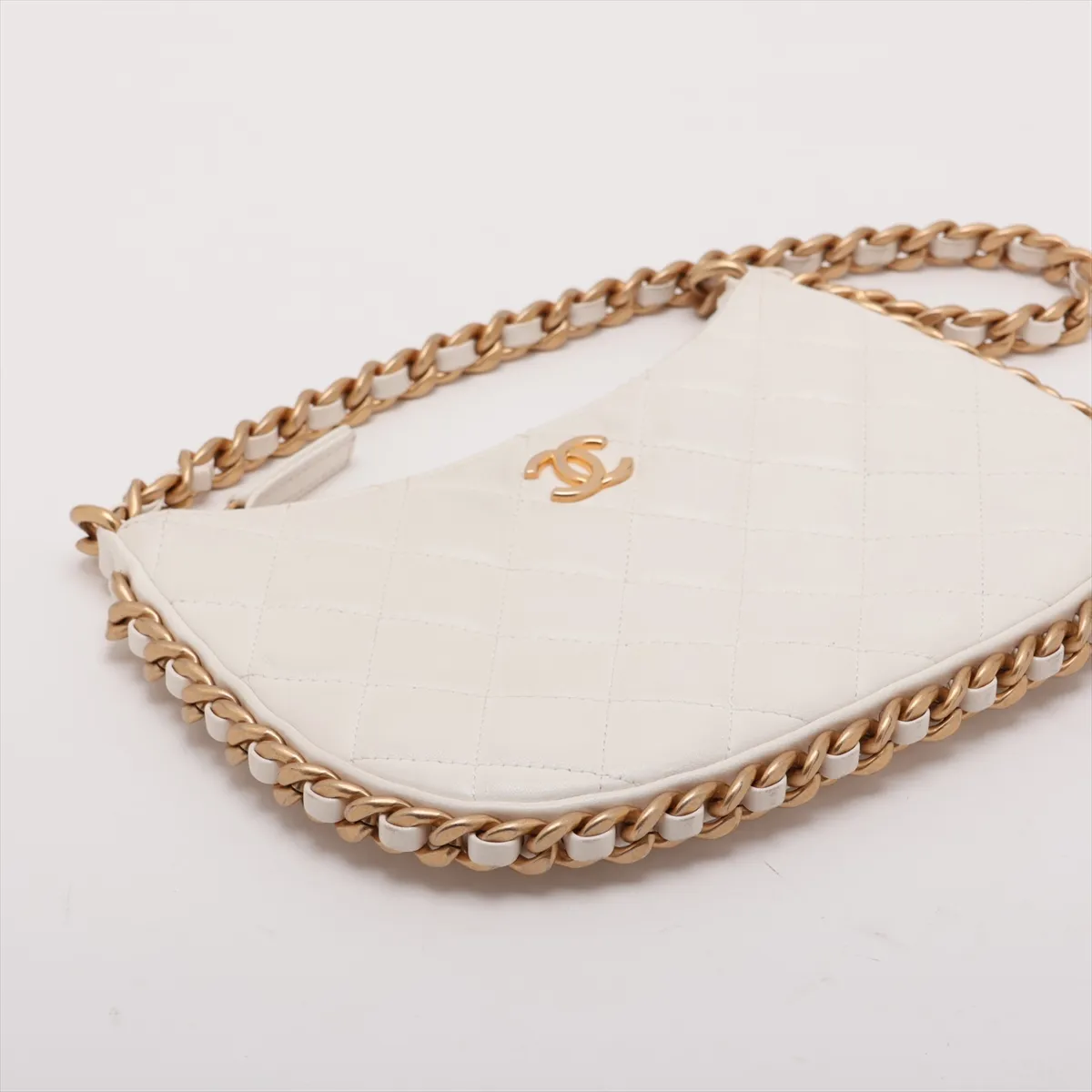 Matelassé Lambskin Chain Shoulder Bag, Chain Around, White, Gold Hardware, AN1KJNA6, Random Plate — view 4