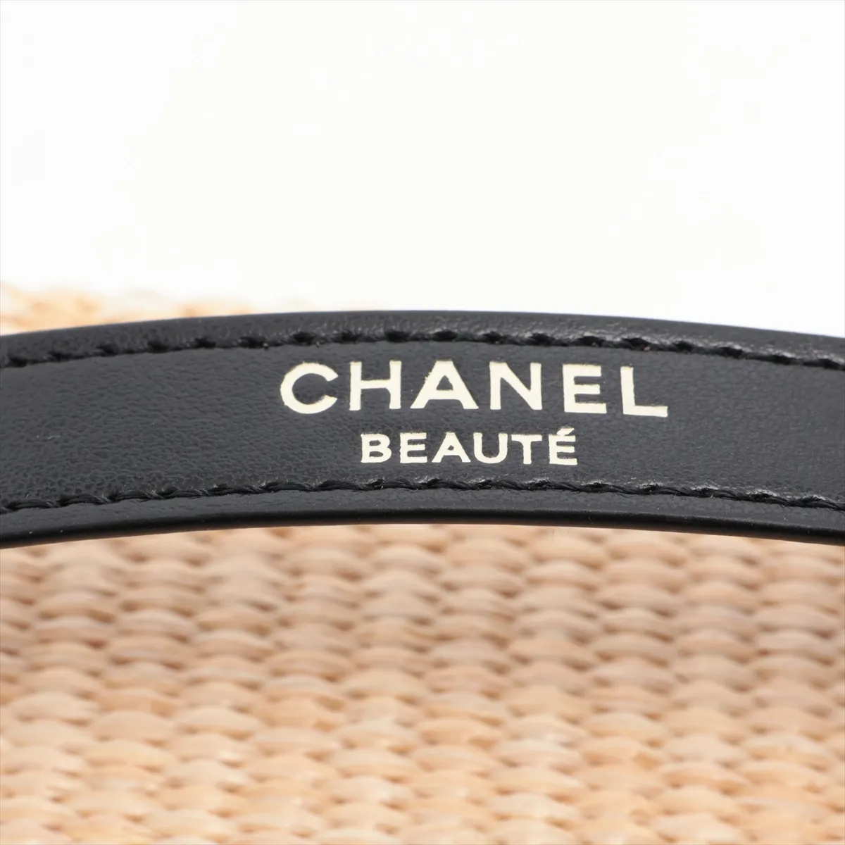 Les Beiges Panier des Essentiels Rattan Pouch, Natural with Black Hardware — view 5