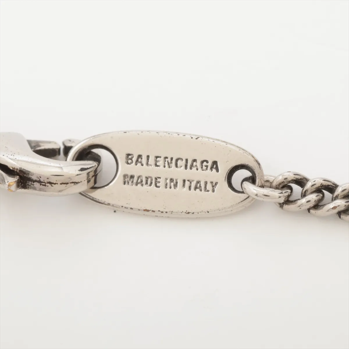 BB logo necklace, metal, silver, dents, — view 4