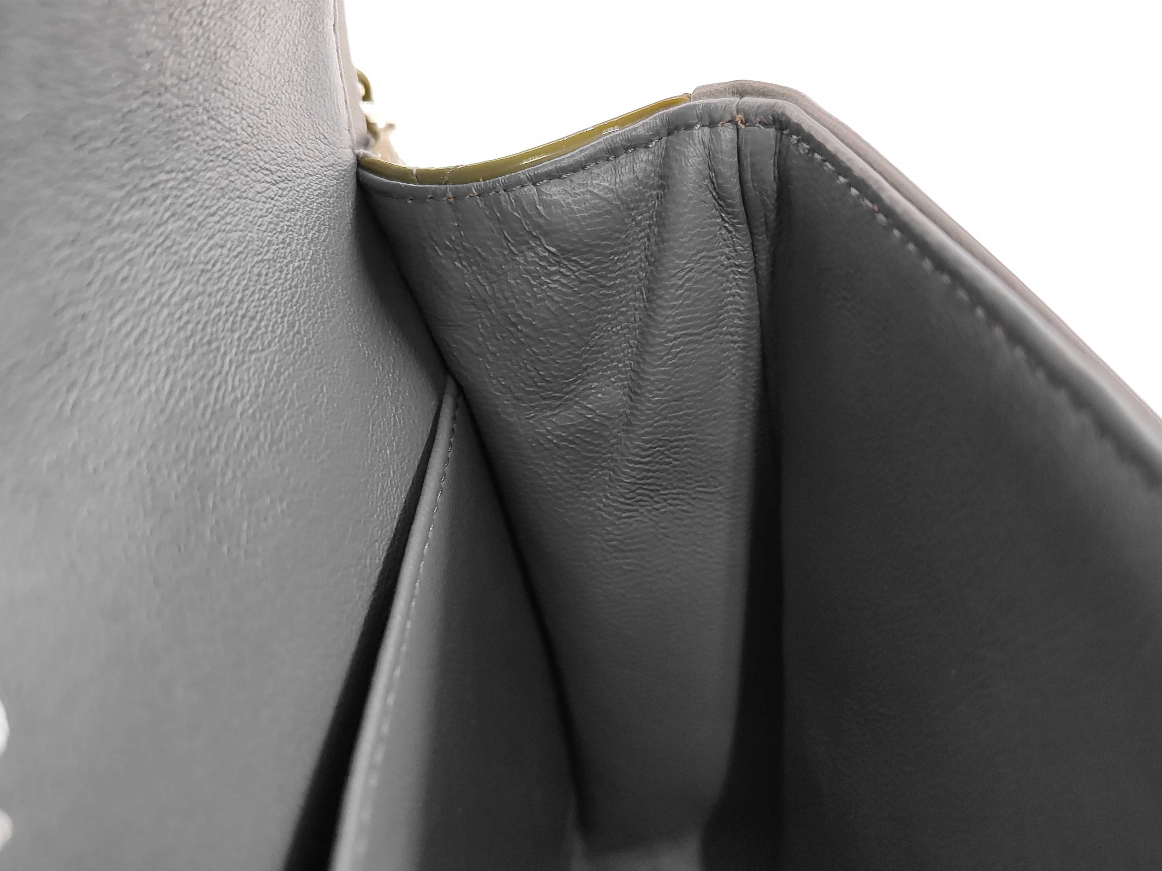 Matelassé 25 Patent Leather Shoulder Bag 13994418 (Includes dust bag and guarantee) — view 9