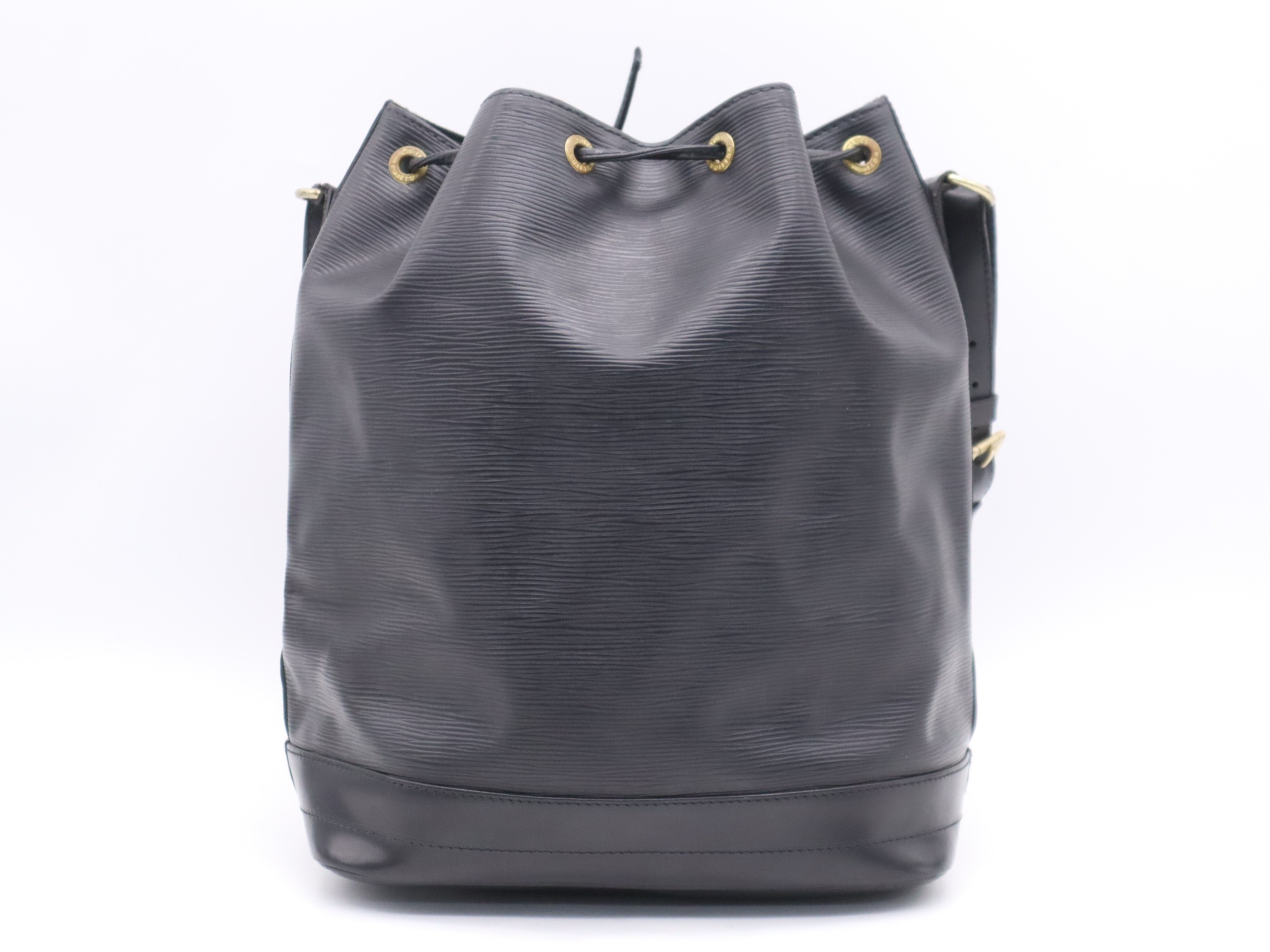 Noé Noir — view 2