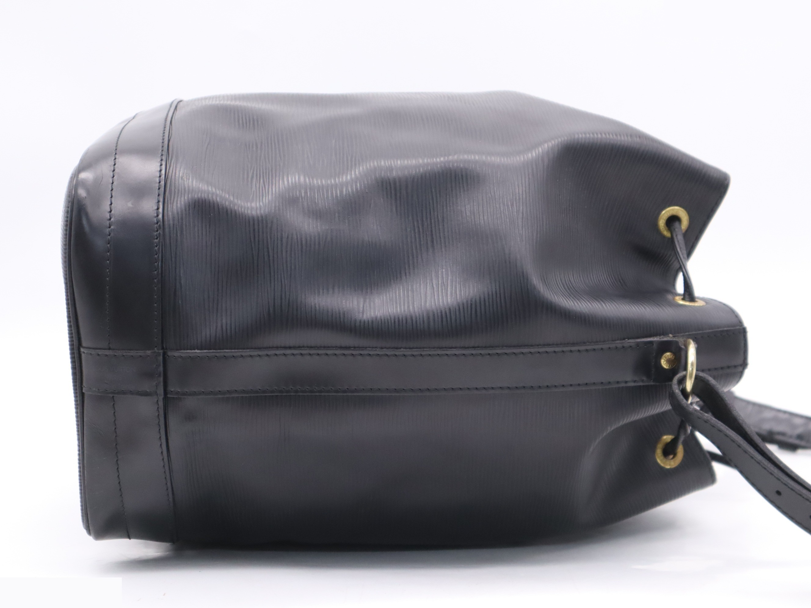 Noé Noir — view 5