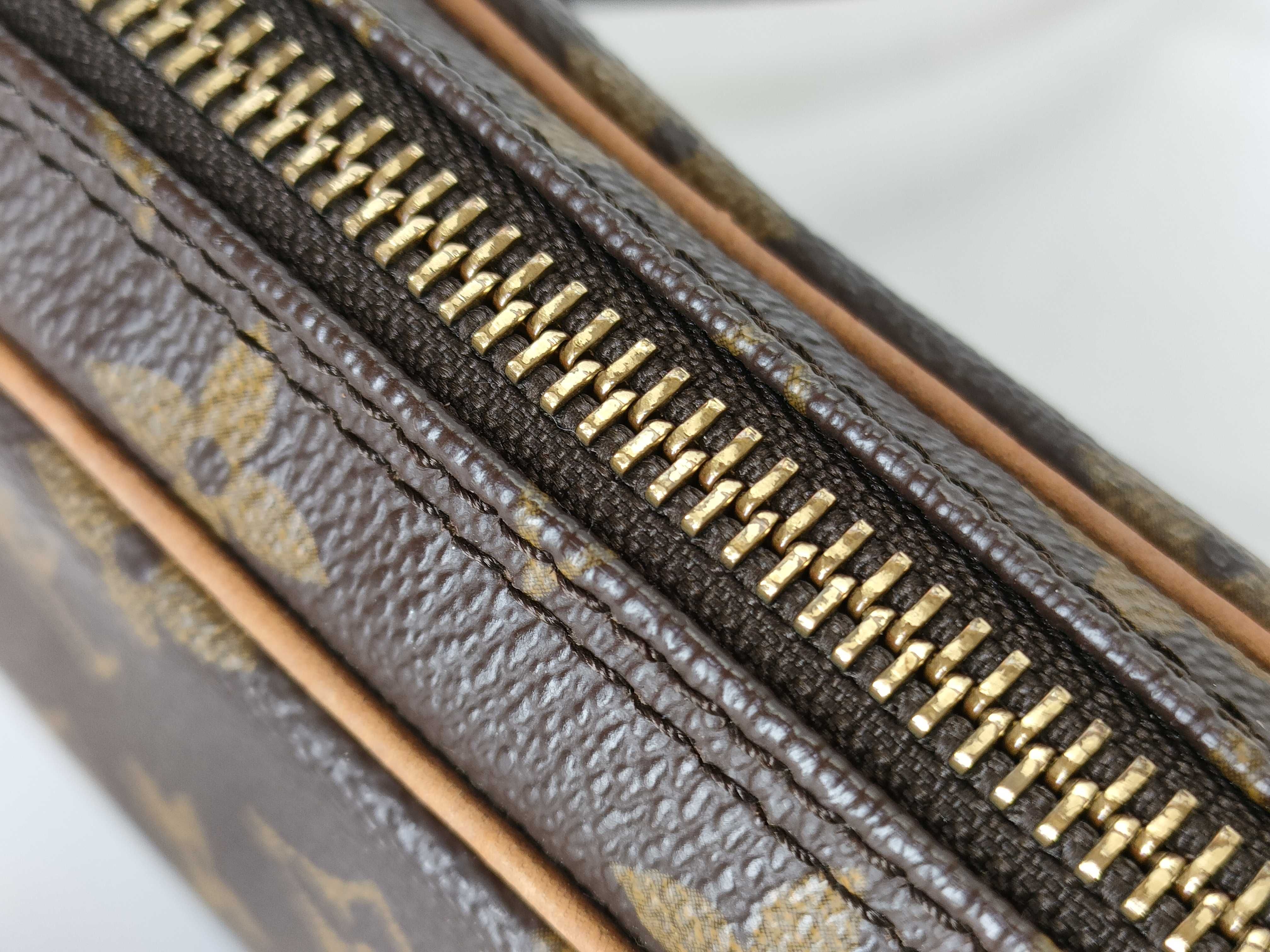 Monogram Vuitton Pochette Marly M51828 Shoulder Bag — view 6
