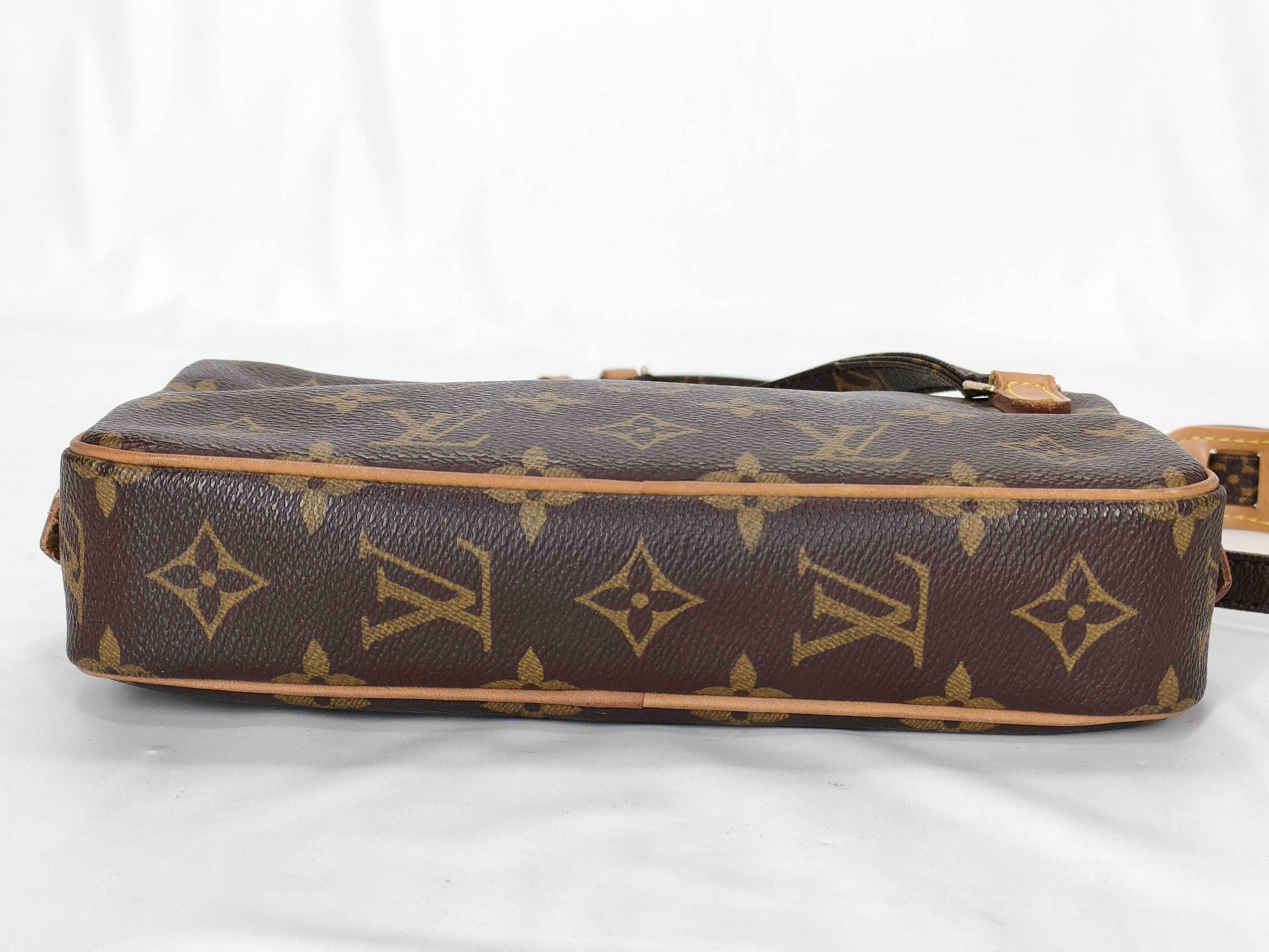 Monogram Vuitton Pochette Marly M51828 Shoulder Bag — view 8