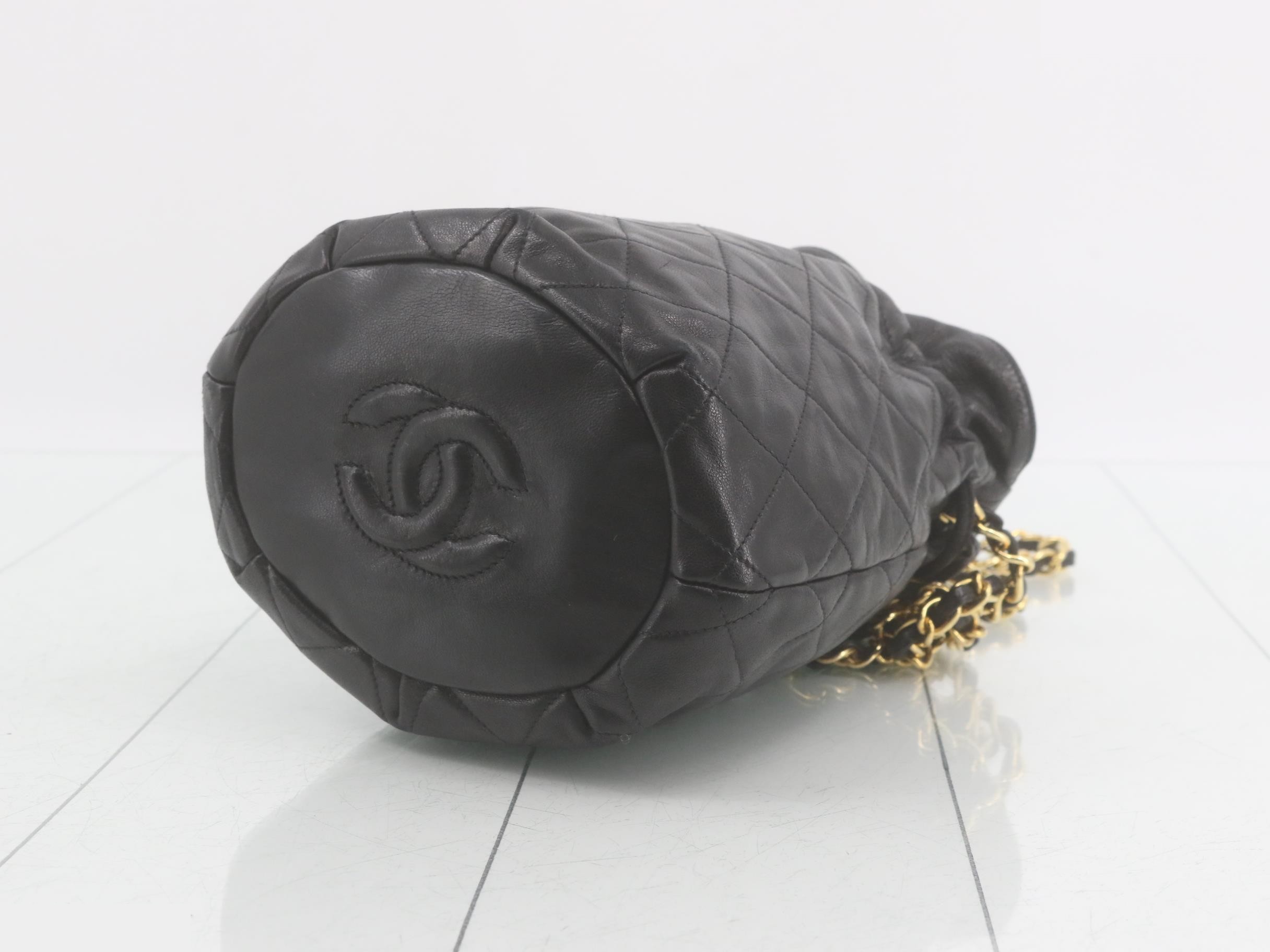Drawstring Matelassé (Bag) / Chain Shoulder Bag - Black — view 6