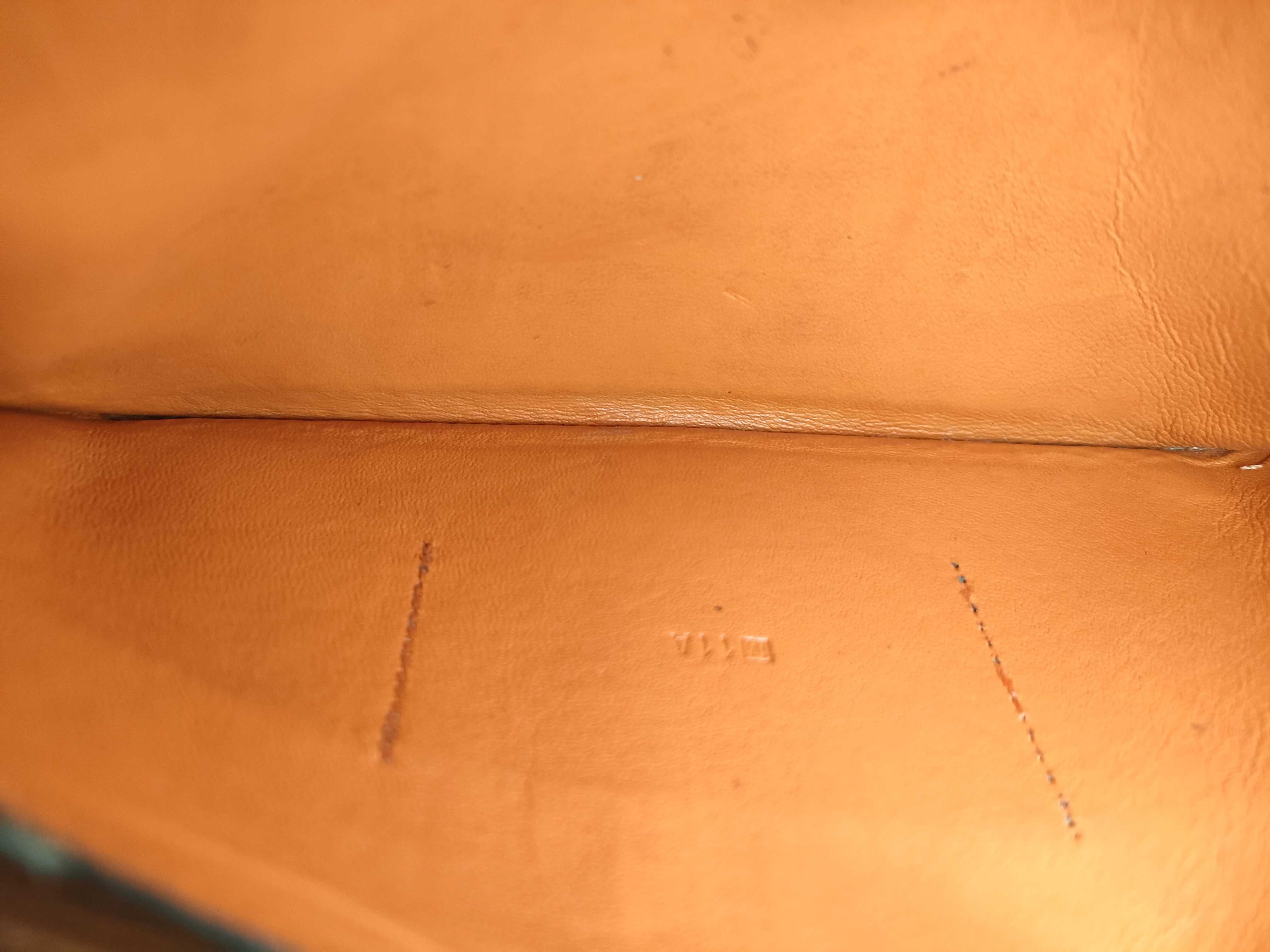 Dogon Leather Bi-fold Long Wallet with Engraving — view 12