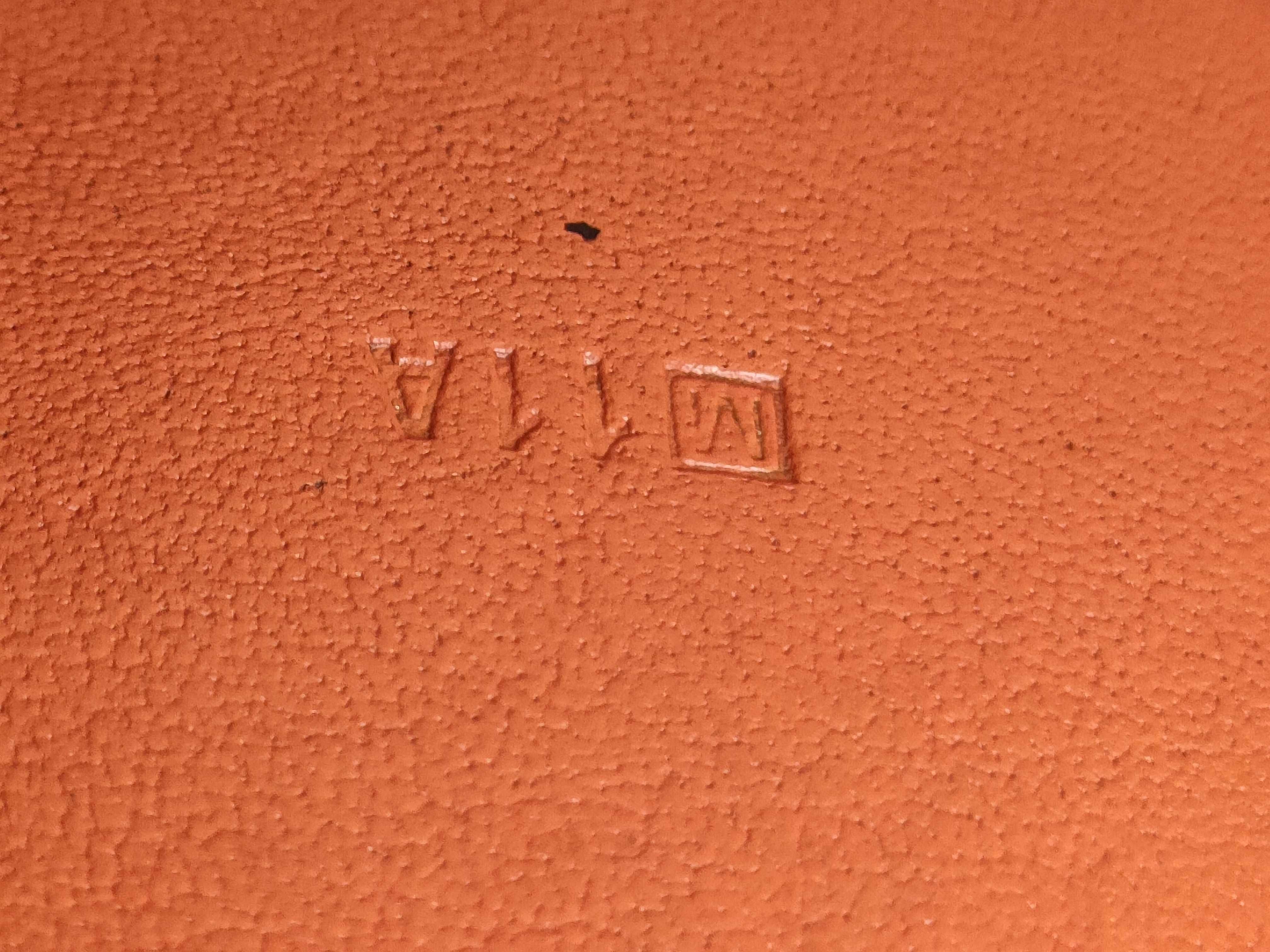 Dogon Leather Bi-fold Long Wallet with Engraving — view 14