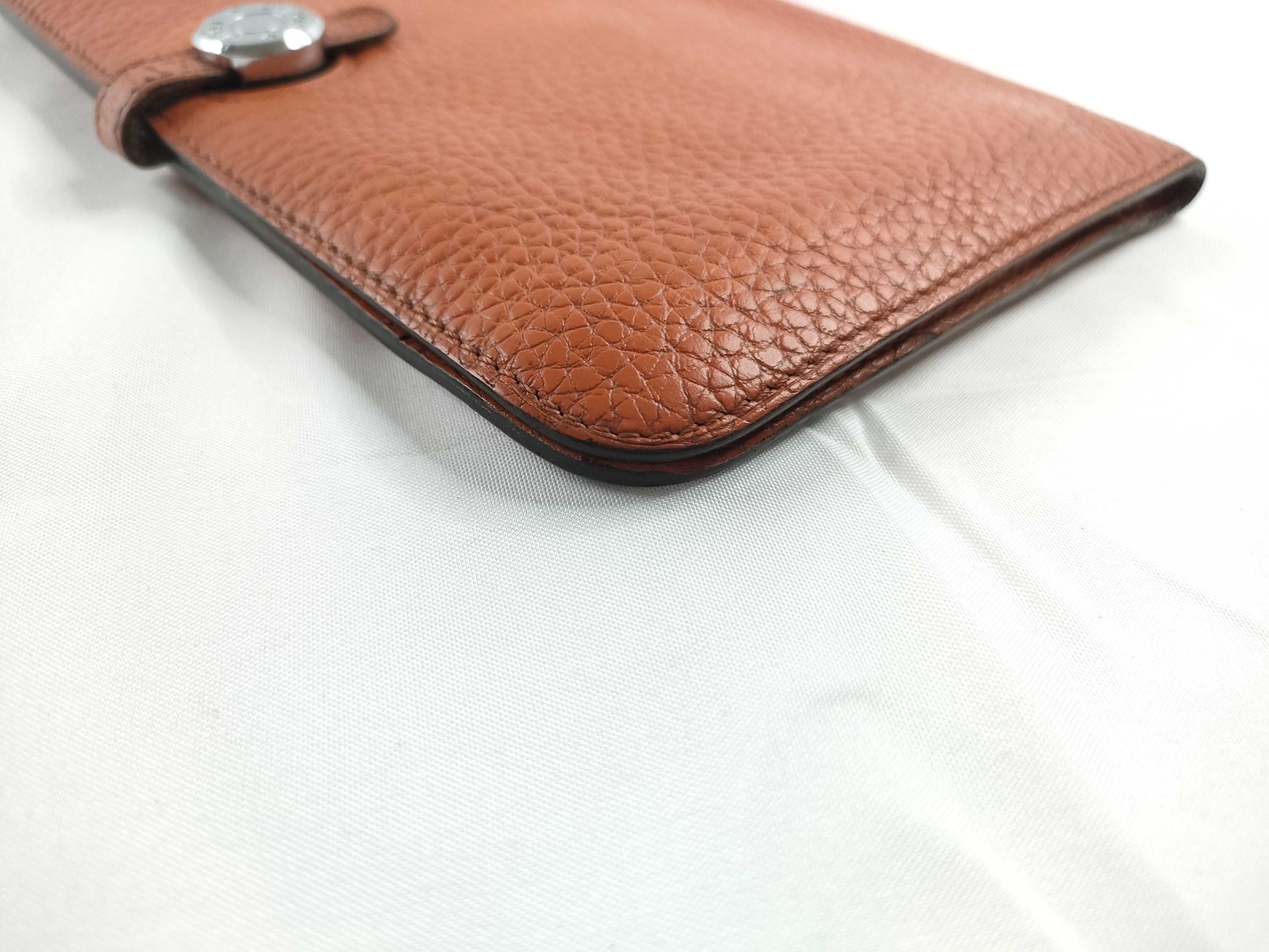 Dogon Leather Bi-fold Long Wallet with Engraving — view 3
