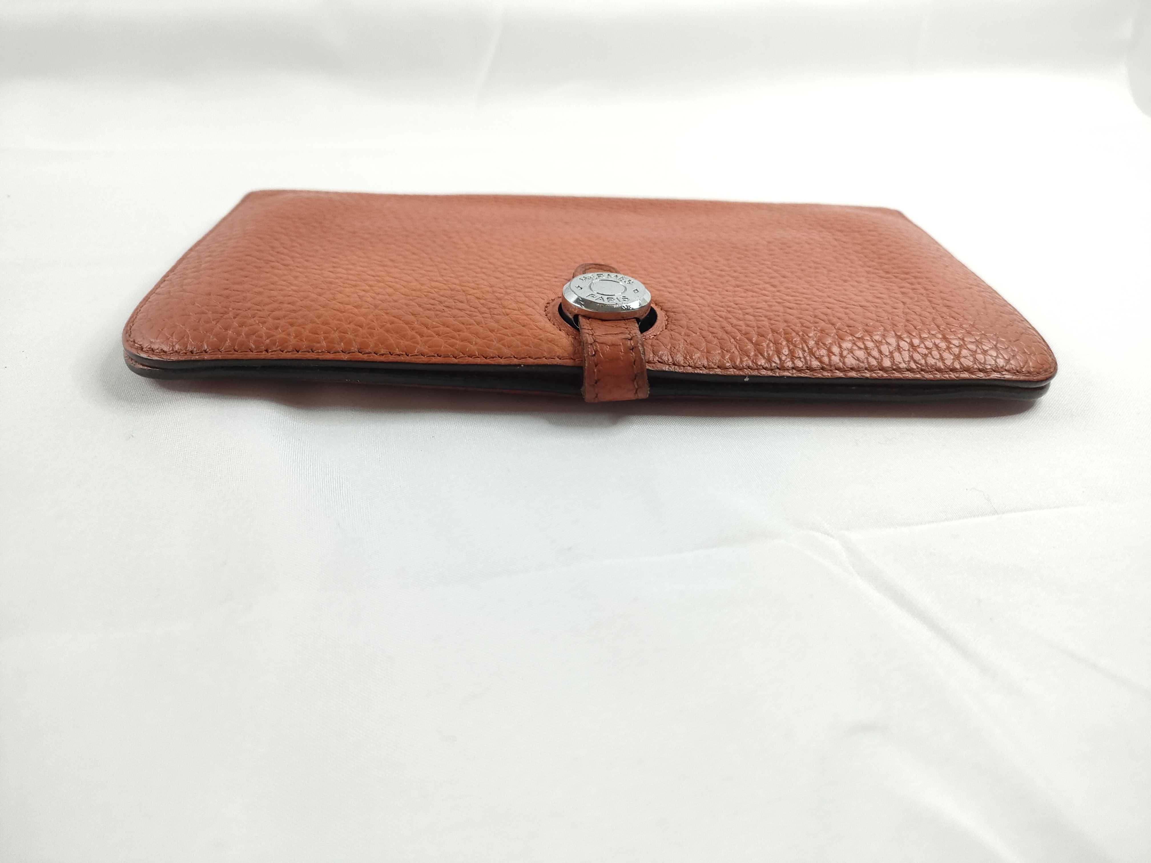 Dogon Leather Bi-fold Long Wallet with Engraving — view 6
