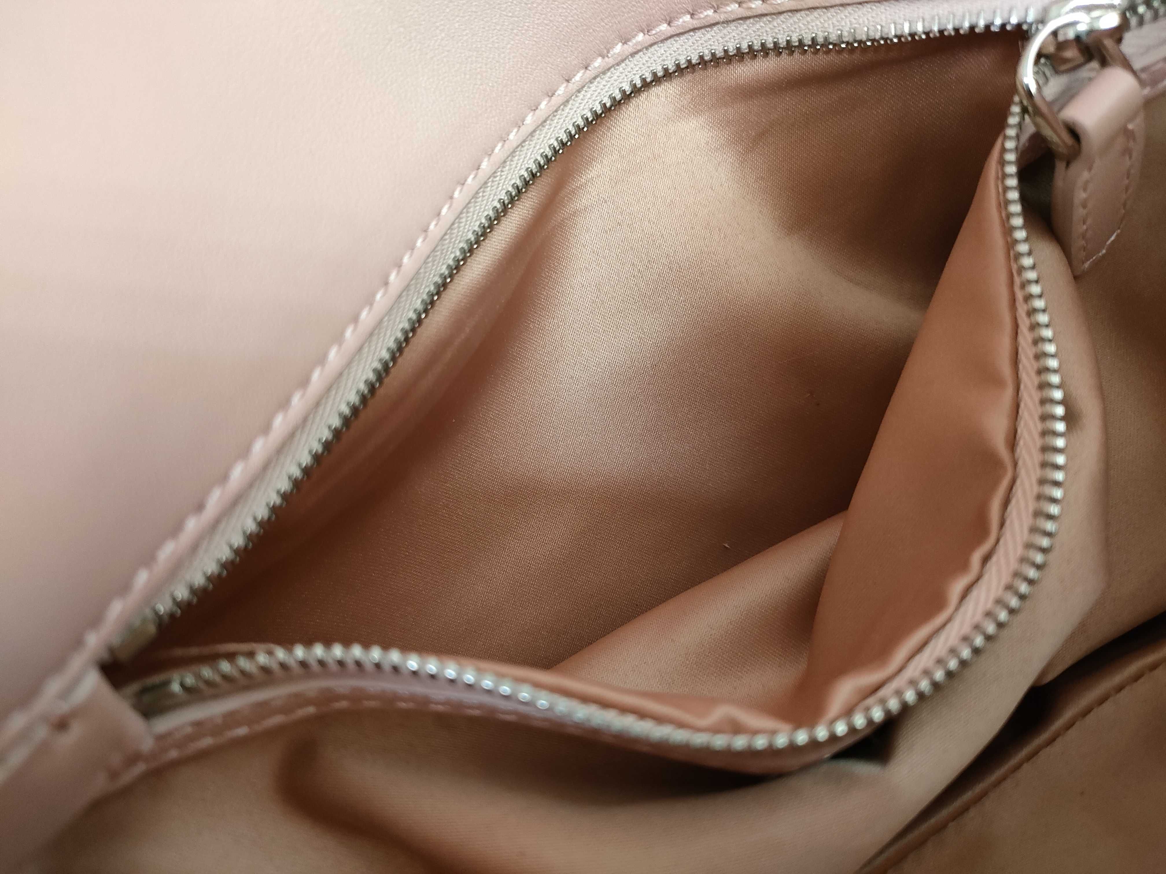 shoulder bag, Nappa crystal, Matelassé leather, with dust bag and card slots. — view 11