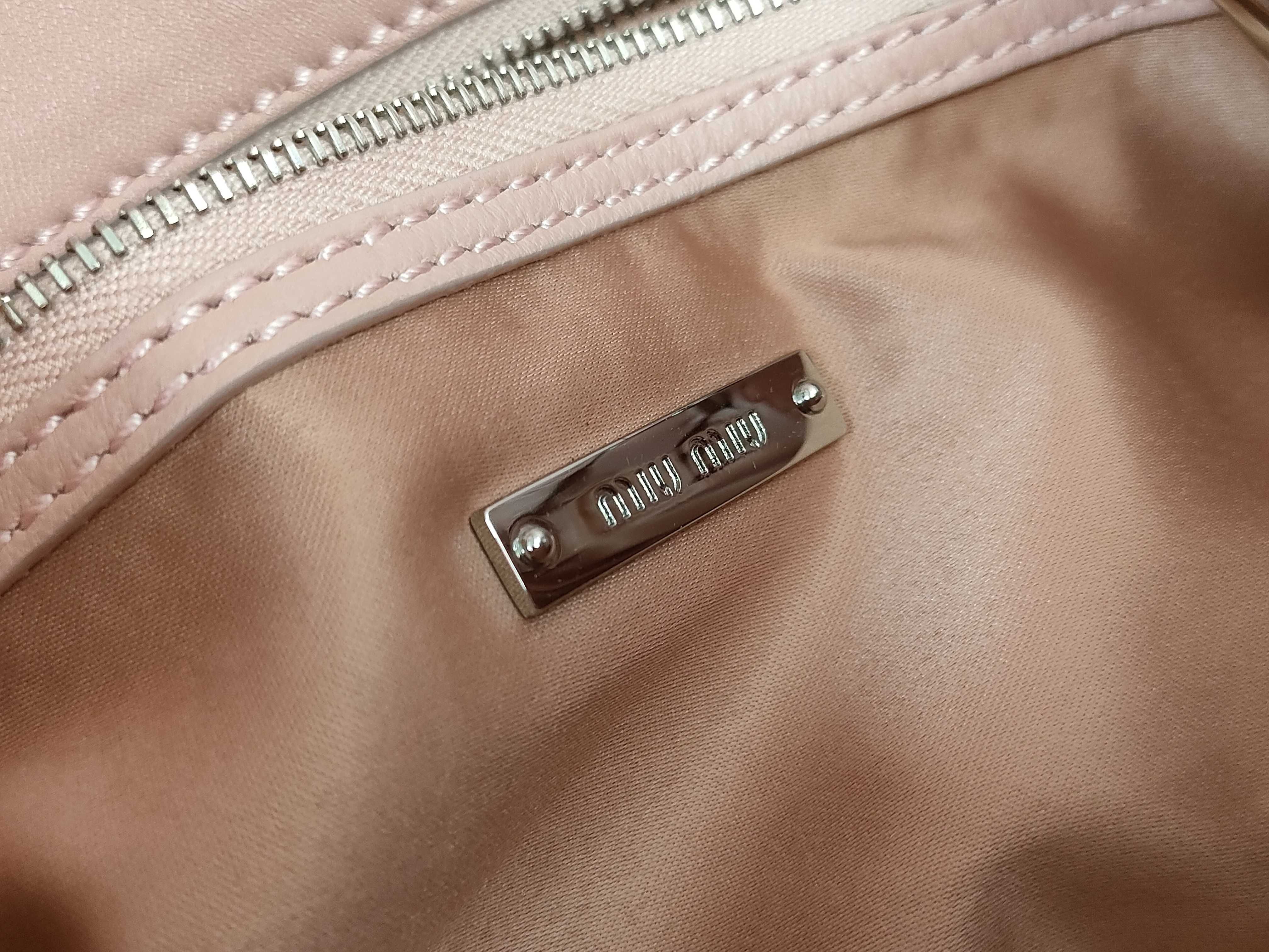 shoulder bag, Nappa crystal, Matelassé leather, with dust bag and card slots. — view 12