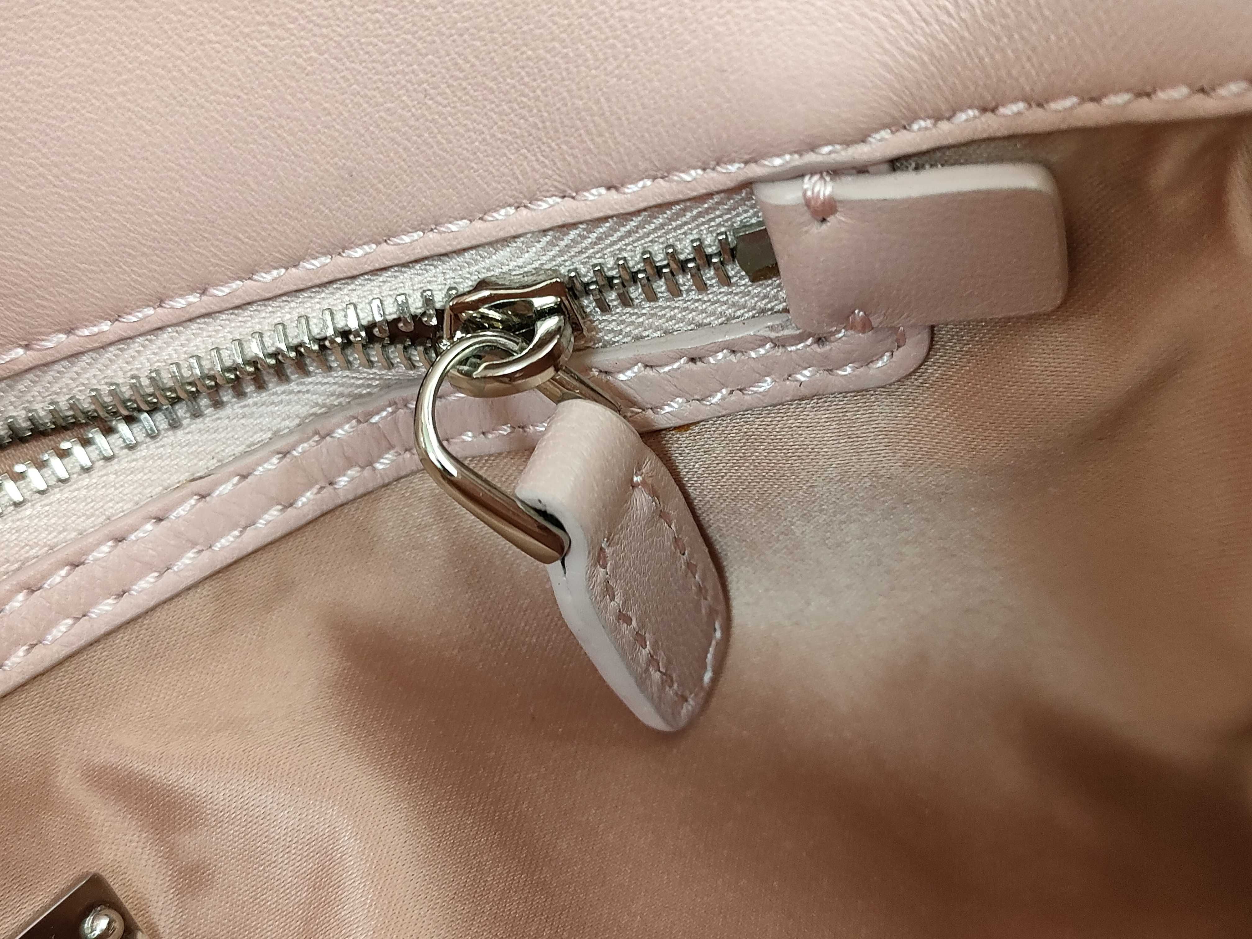 shoulder bag, Nappa crystal, Matelassé leather, with dust bag and card slots. — view 13