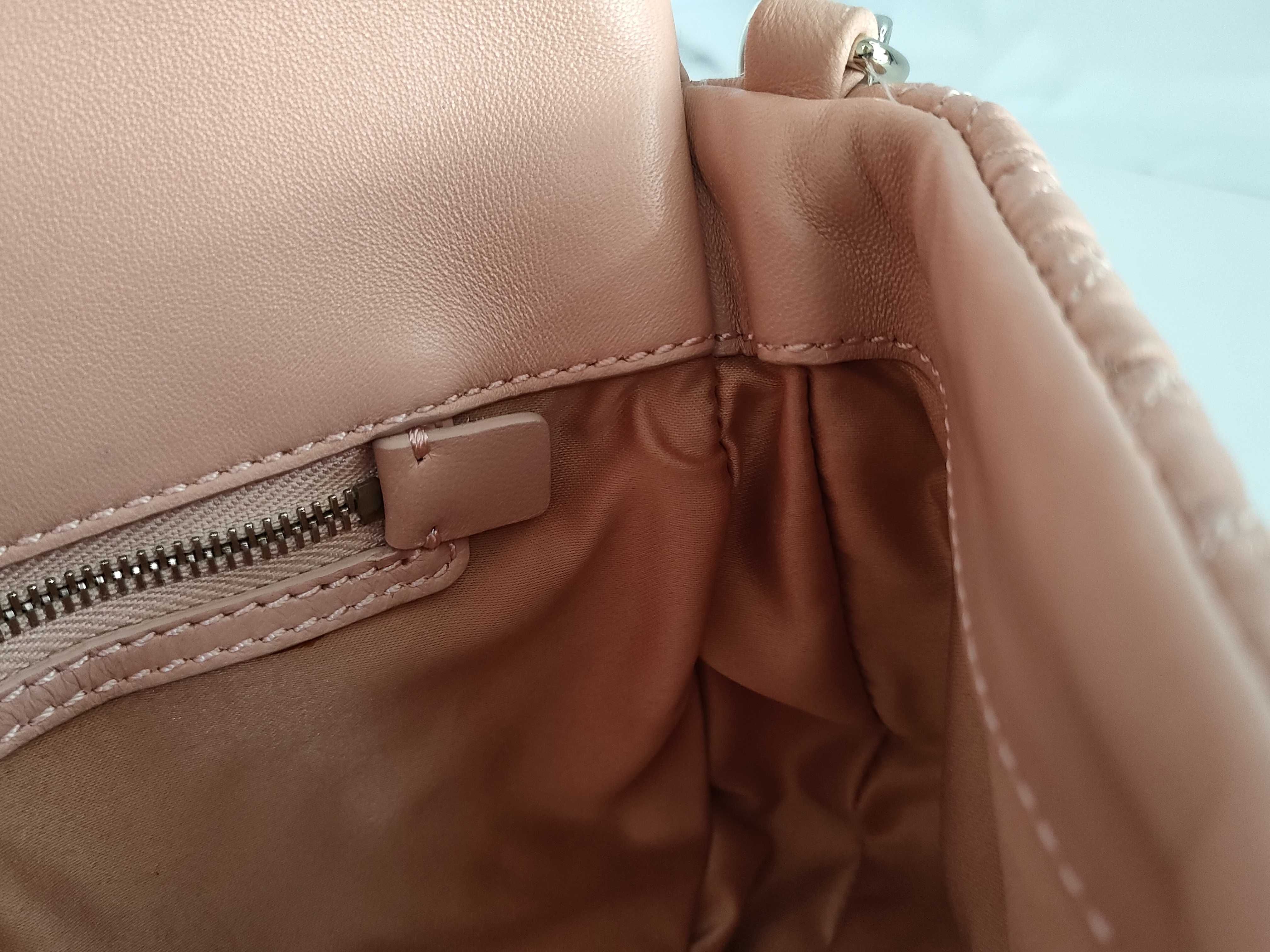 shoulder bag, Nappa crystal, Matelassé leather, with dust bag and card slots. — view 10