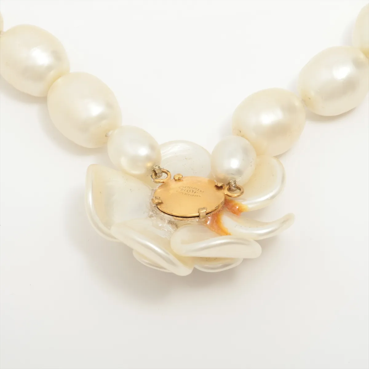 Camellia 97P Choker GP x Fake Pearl — view 3