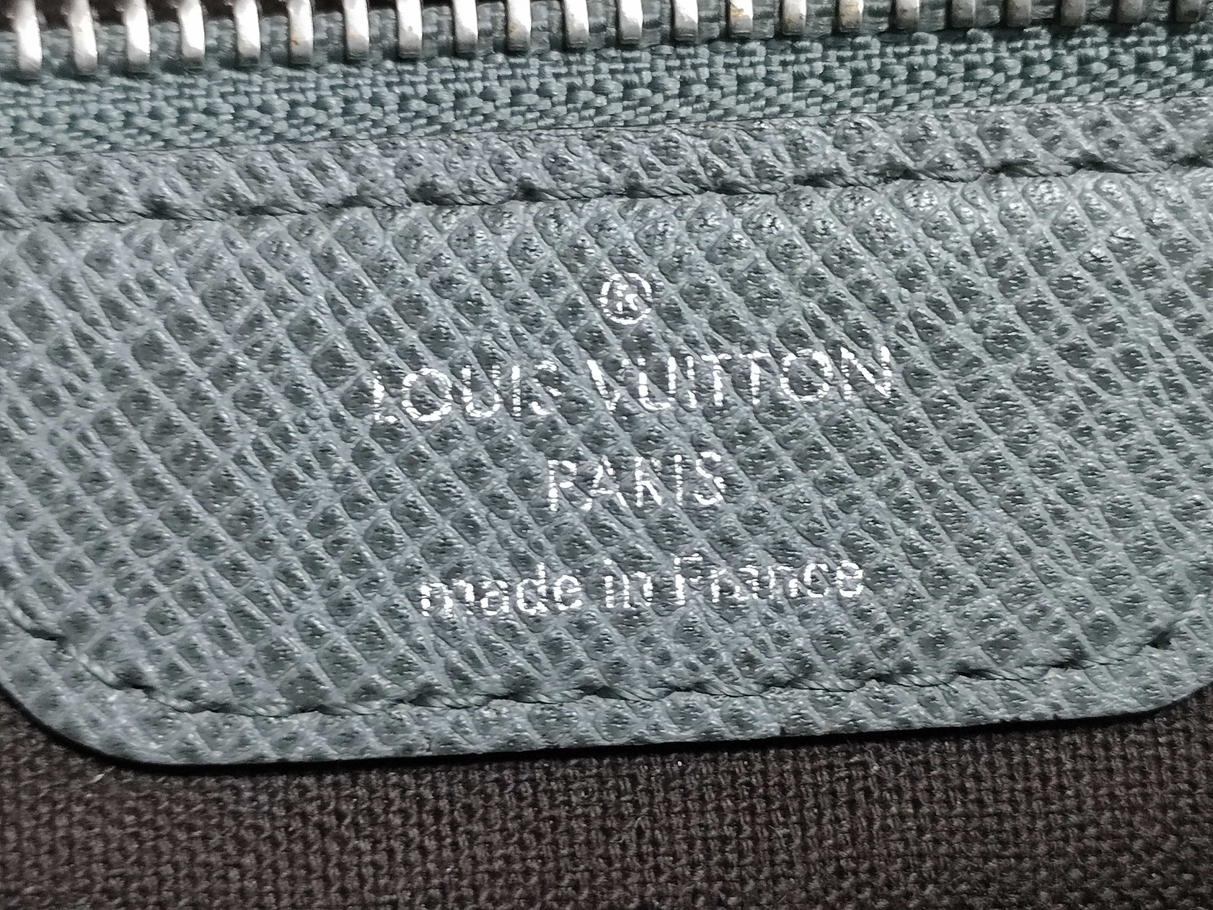 Taiga Roman MM Leather Shoulder Bag (Serial Number) — view 13
