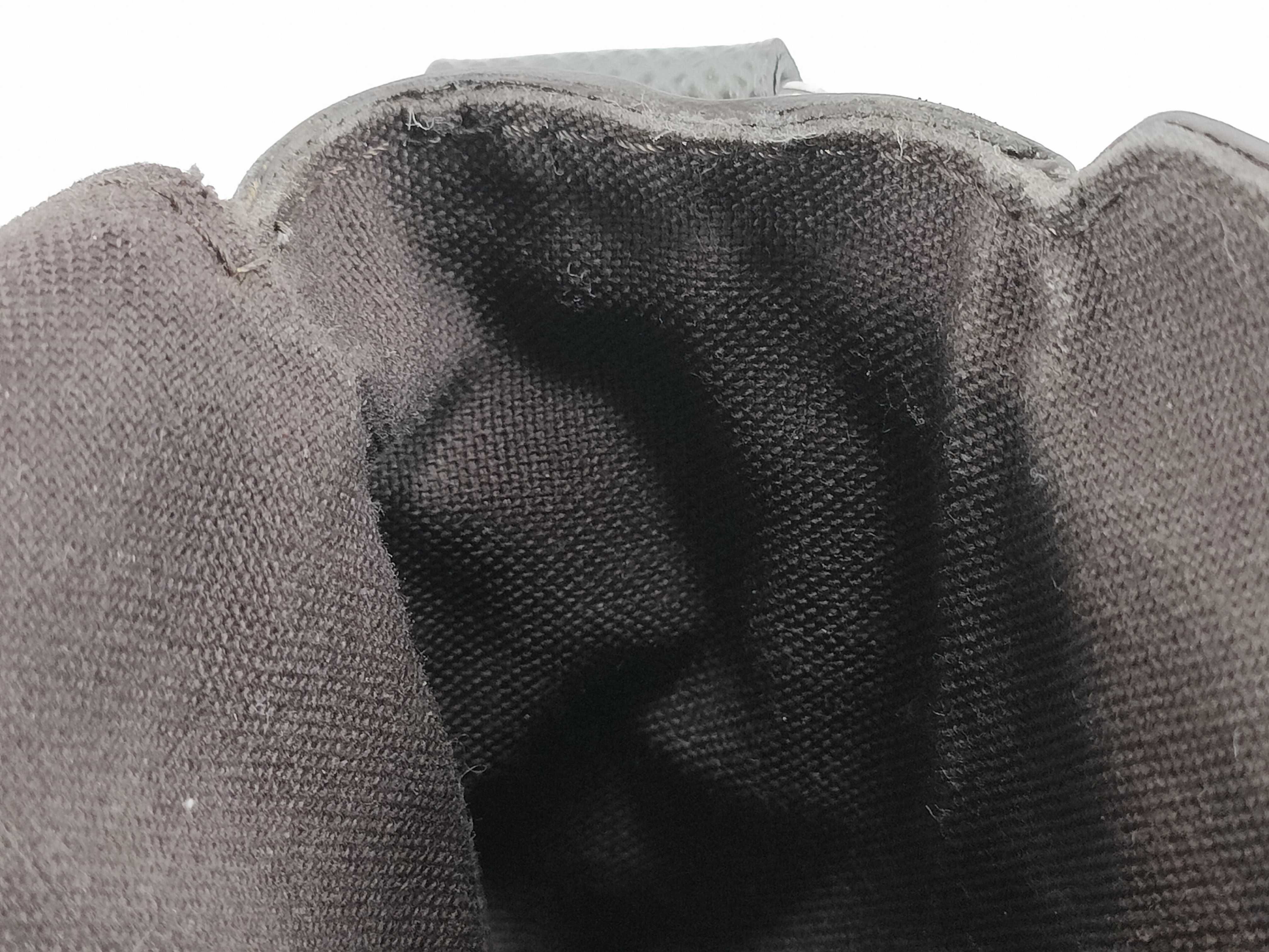Taiga Roman MM Leather Shoulder Bag (Serial Number) — view 9