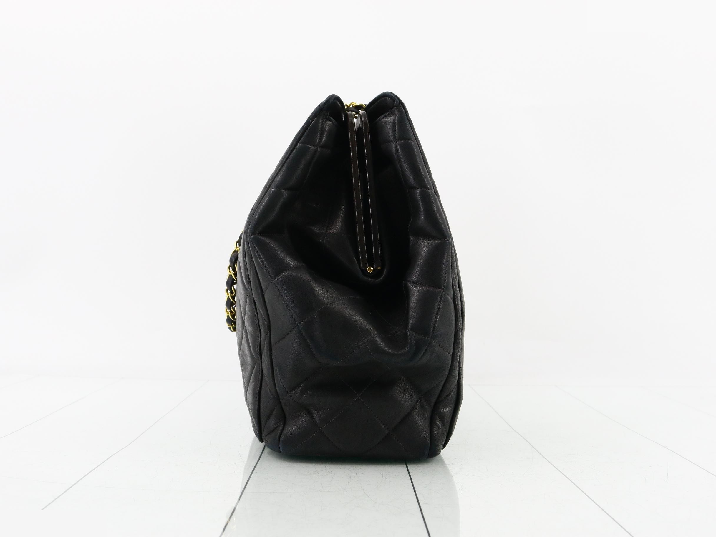 Matelassé coin purse chain tote bag — view 4