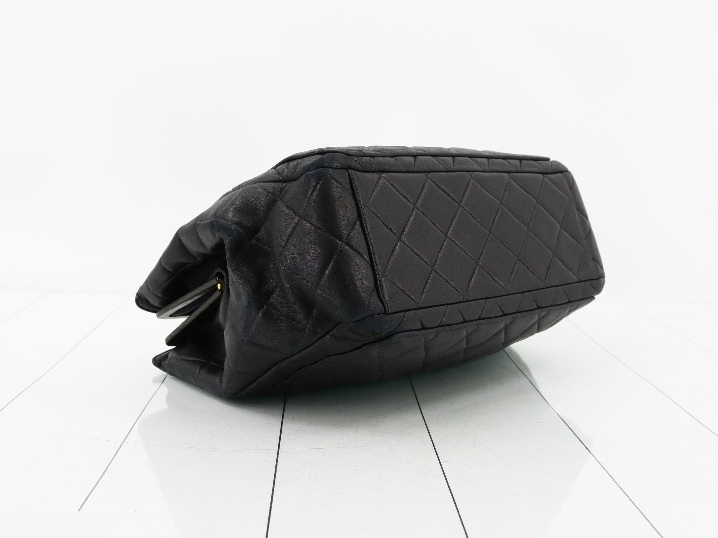 Matelassé coin purse chain tote bag — view 5
