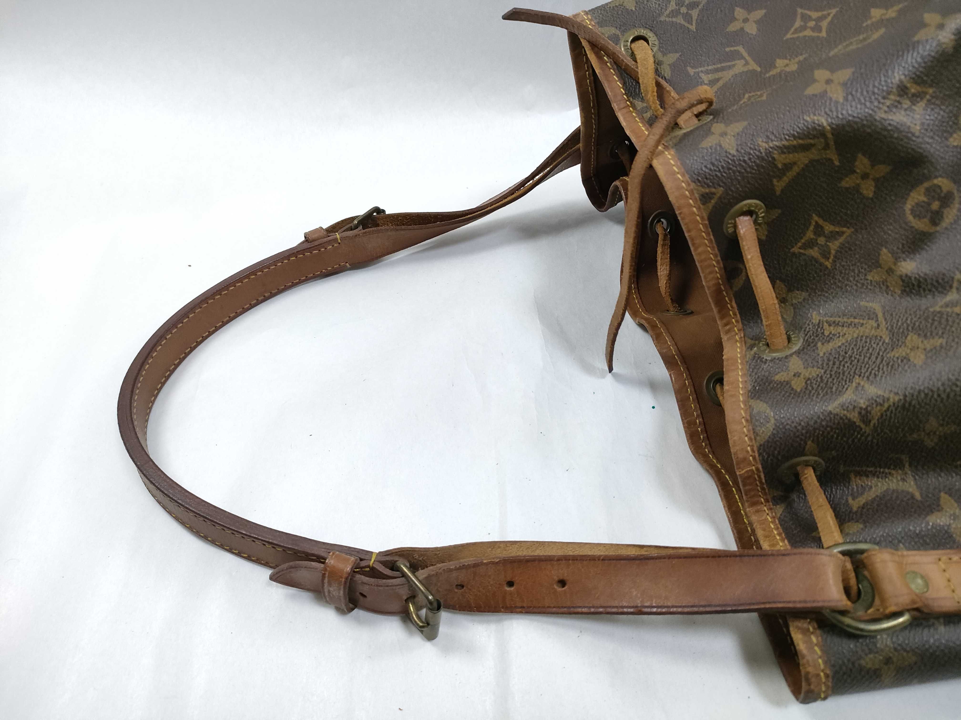 Monogram LV M42226 Noe Shoulder Bag — view 3