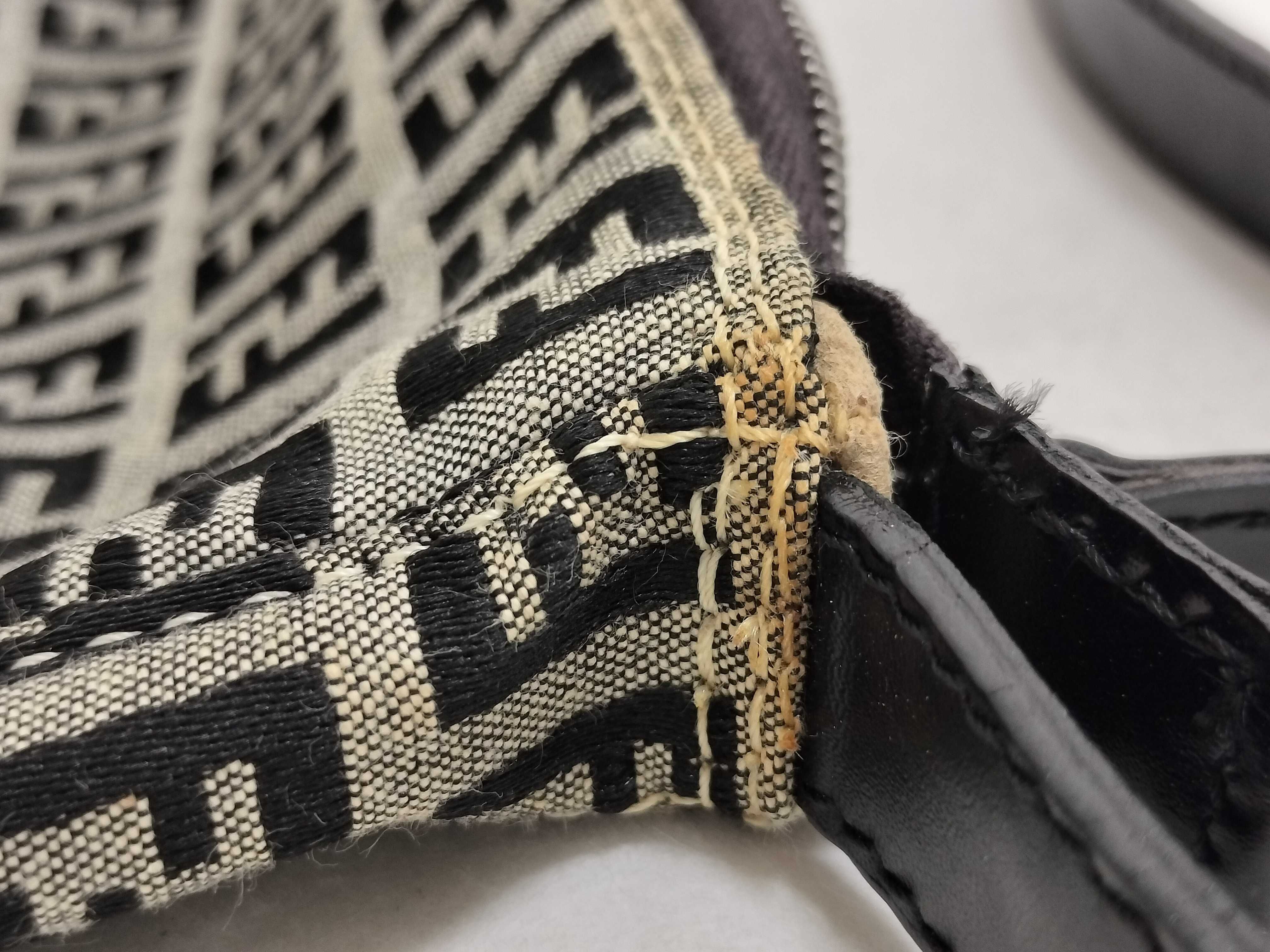 Zucca pattern Fendi Zucchino F clasp accessory pouch handbag pouch — view 13