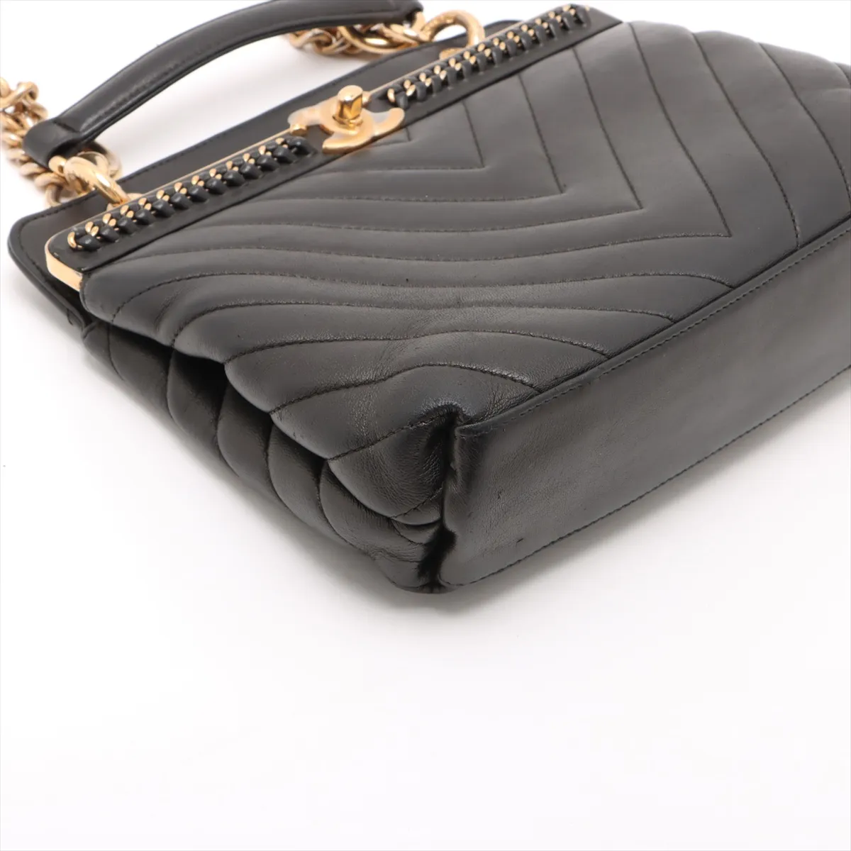 Chevron Lambskin Chain Shoulder Bag V Stitch Black Gold Hardware 24526771 24th Series — view 4