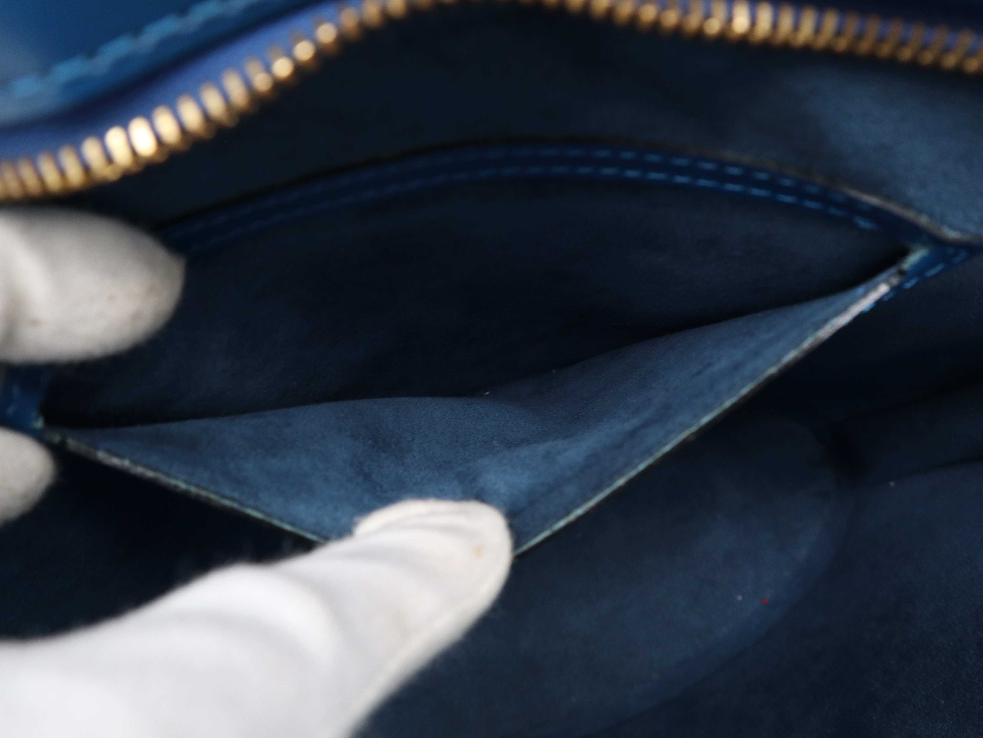 M52275 Epi Saint Jacques Toledo Blue Handbag — view 11