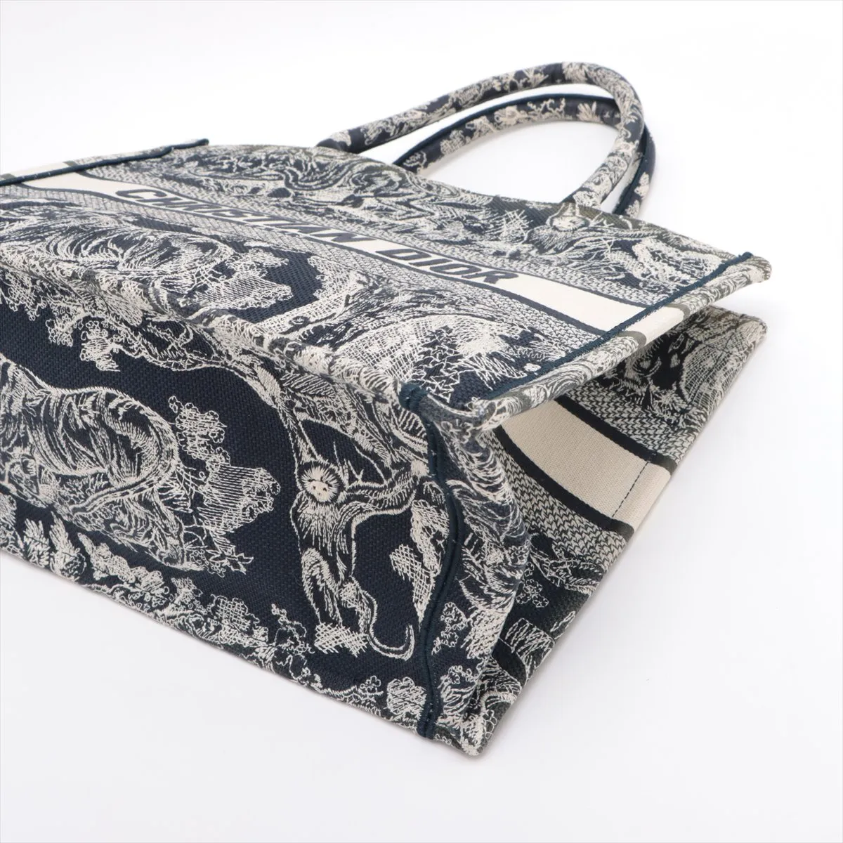 Toile de Jouy Embroidery Book Tote Medium Canvas Tote Bag Navy — view 3